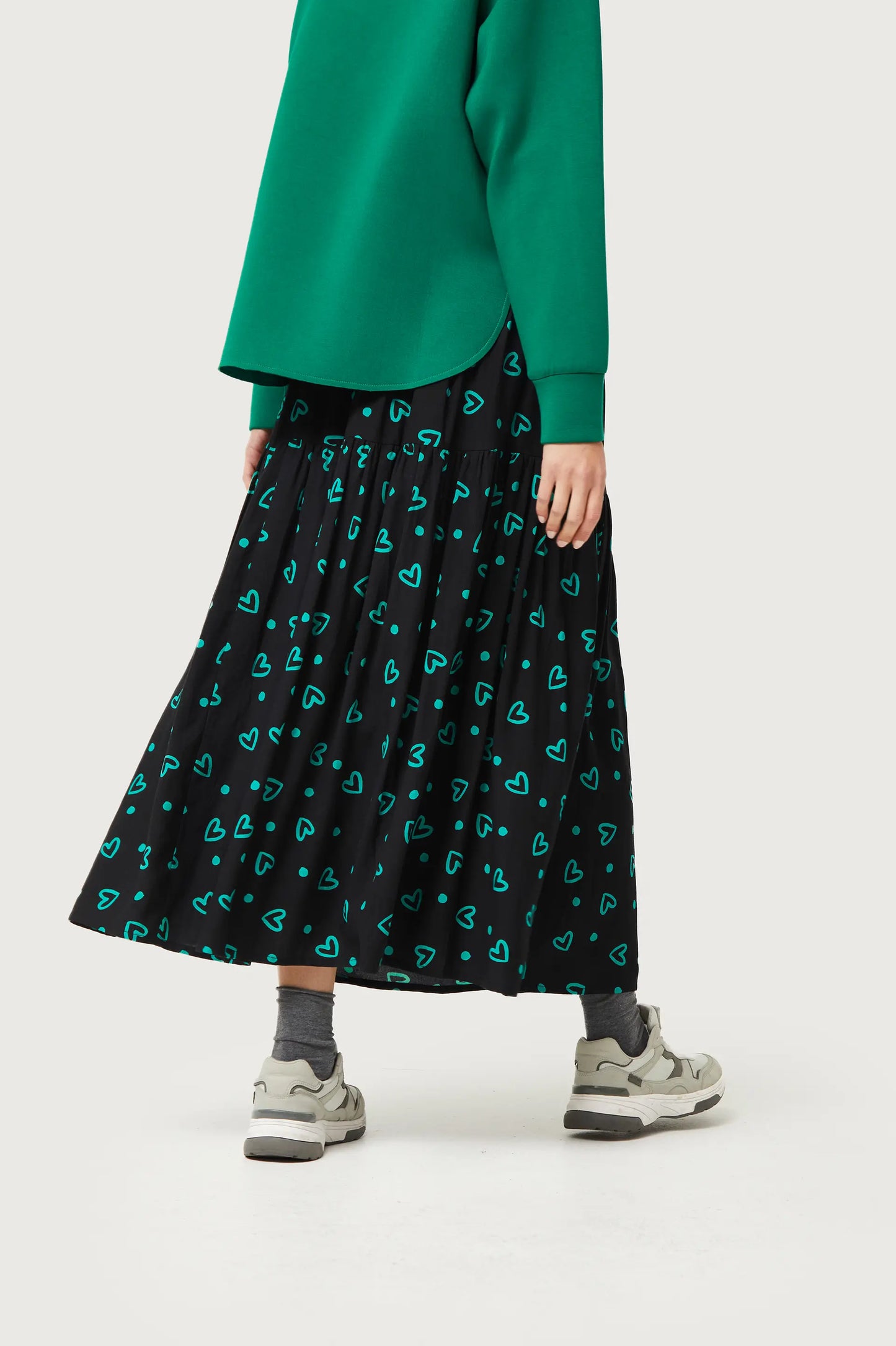 Long skirt with green heart print