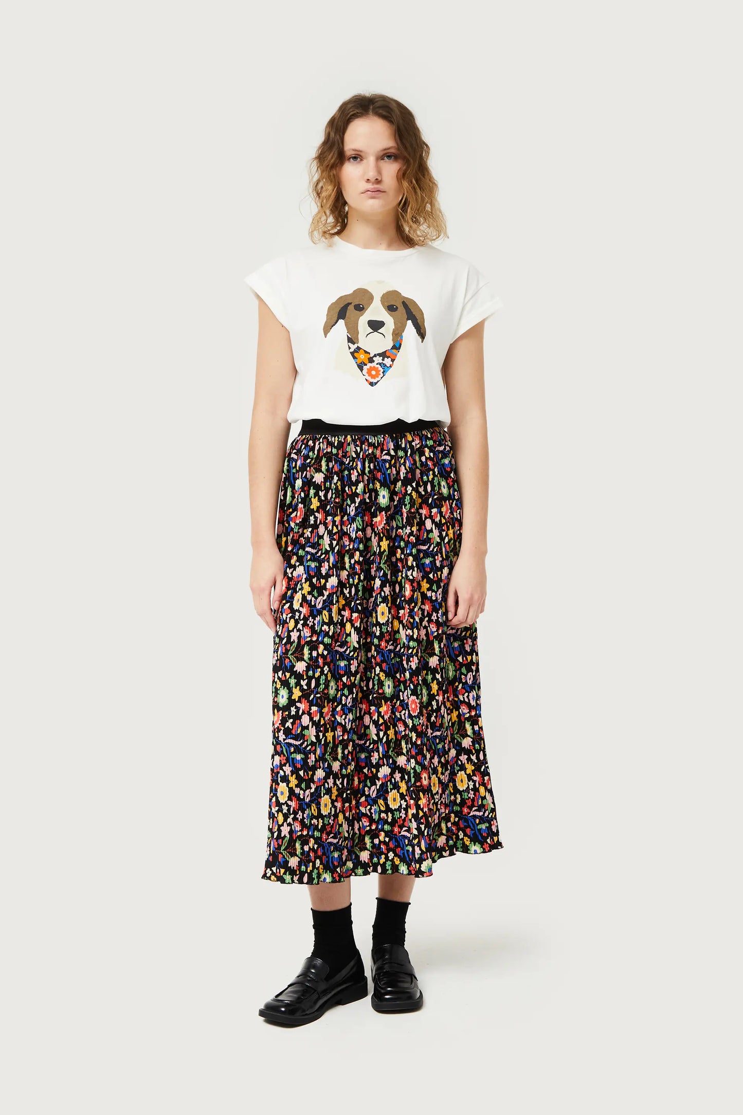 T-shirt with floral print dog print