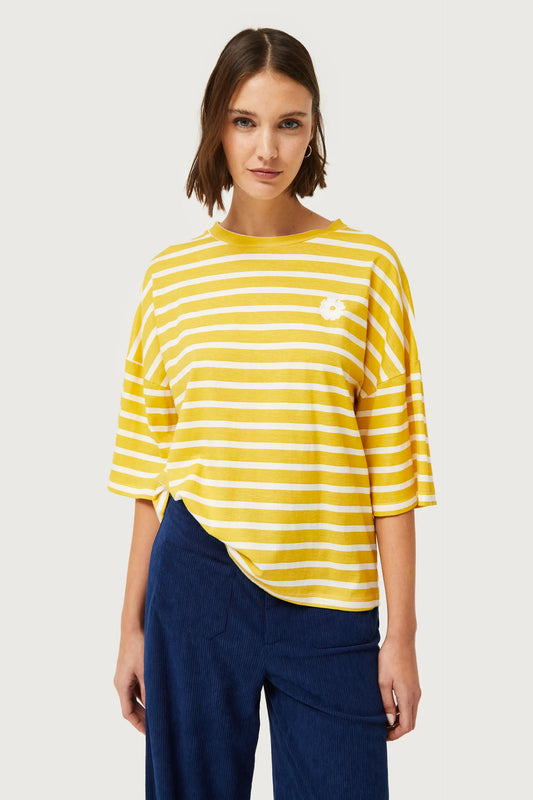 T-shirt a righe con patch fiore giallo