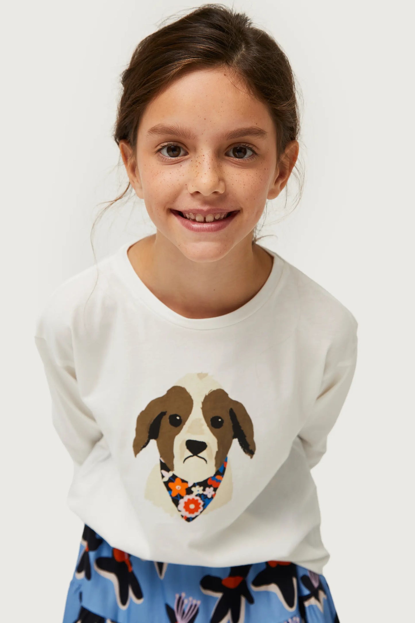 Girl's T-shirt with floral print dog print