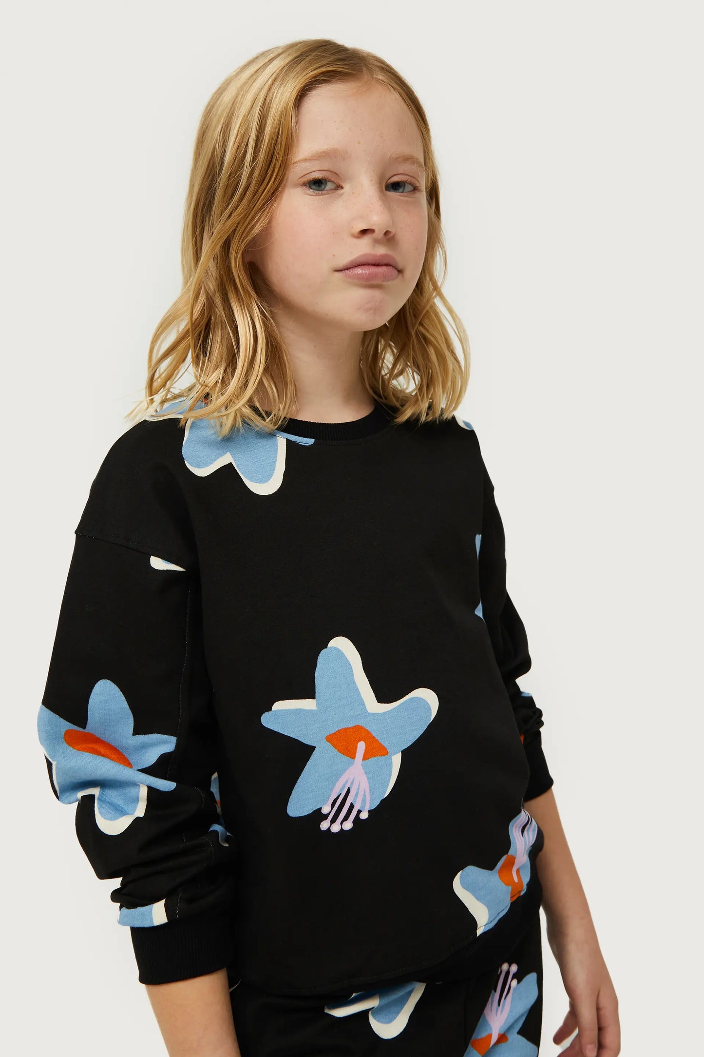 Calatea black floral print girl's sweatshirt