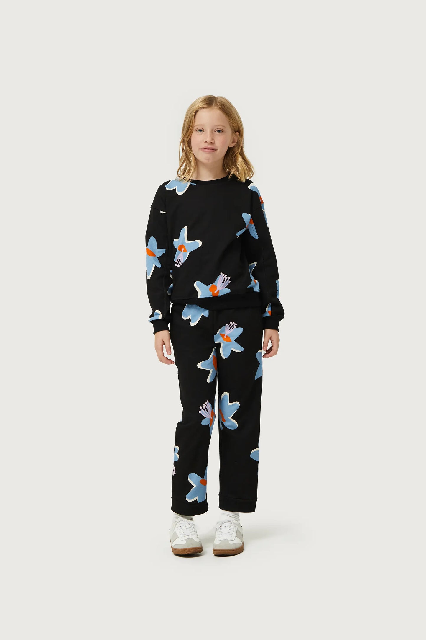 Calatea black floral print girl's sweatshirt