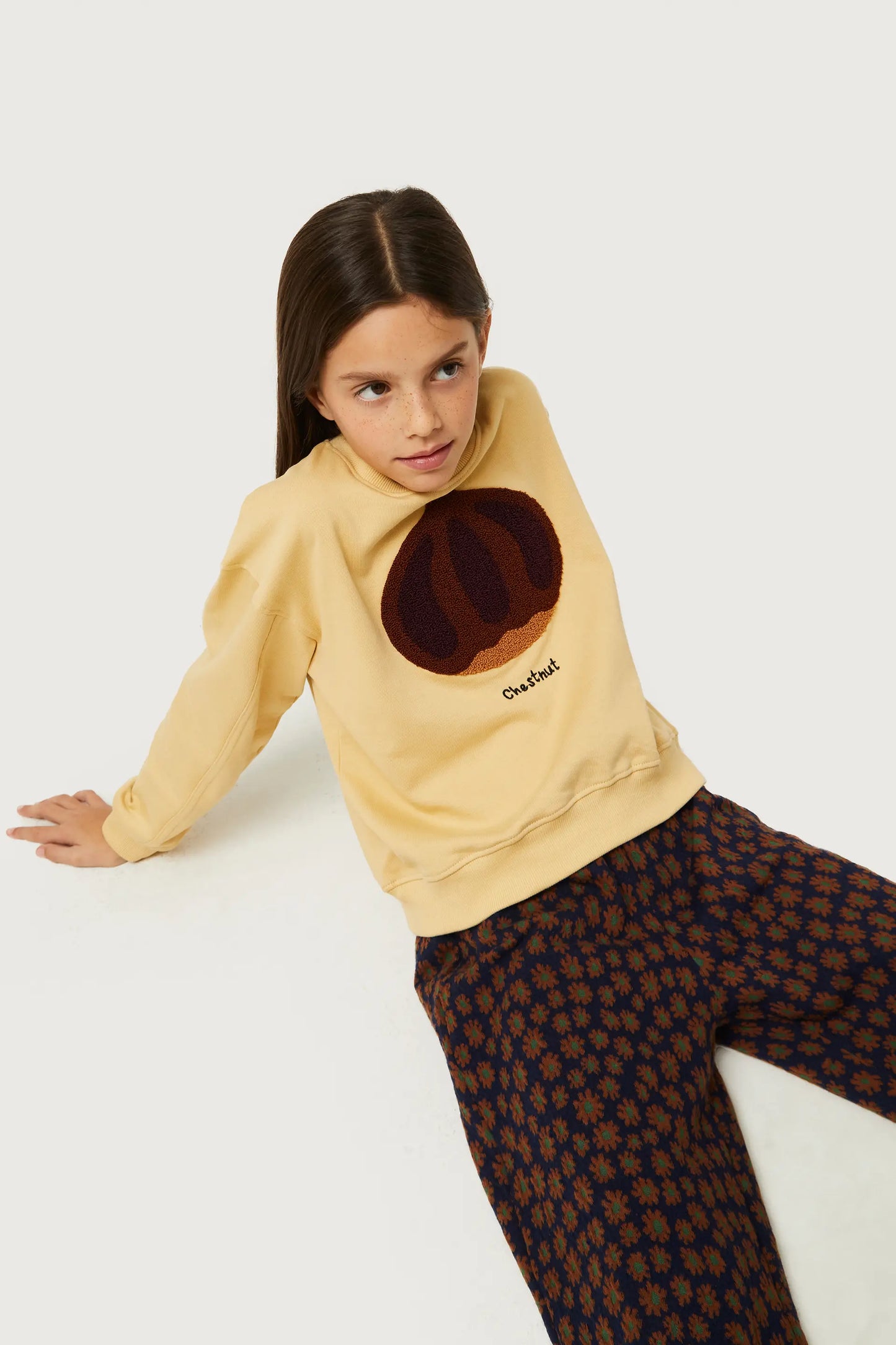 Girl's sweatshirt with chestnut print