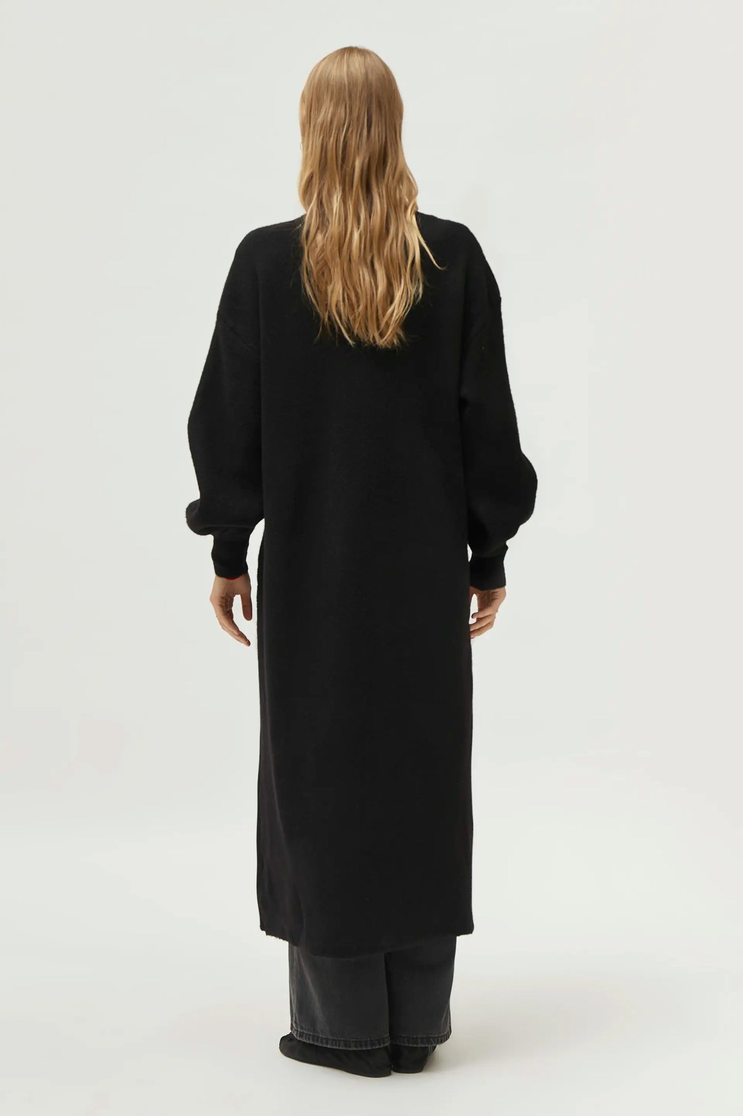 Long black v-neck coat