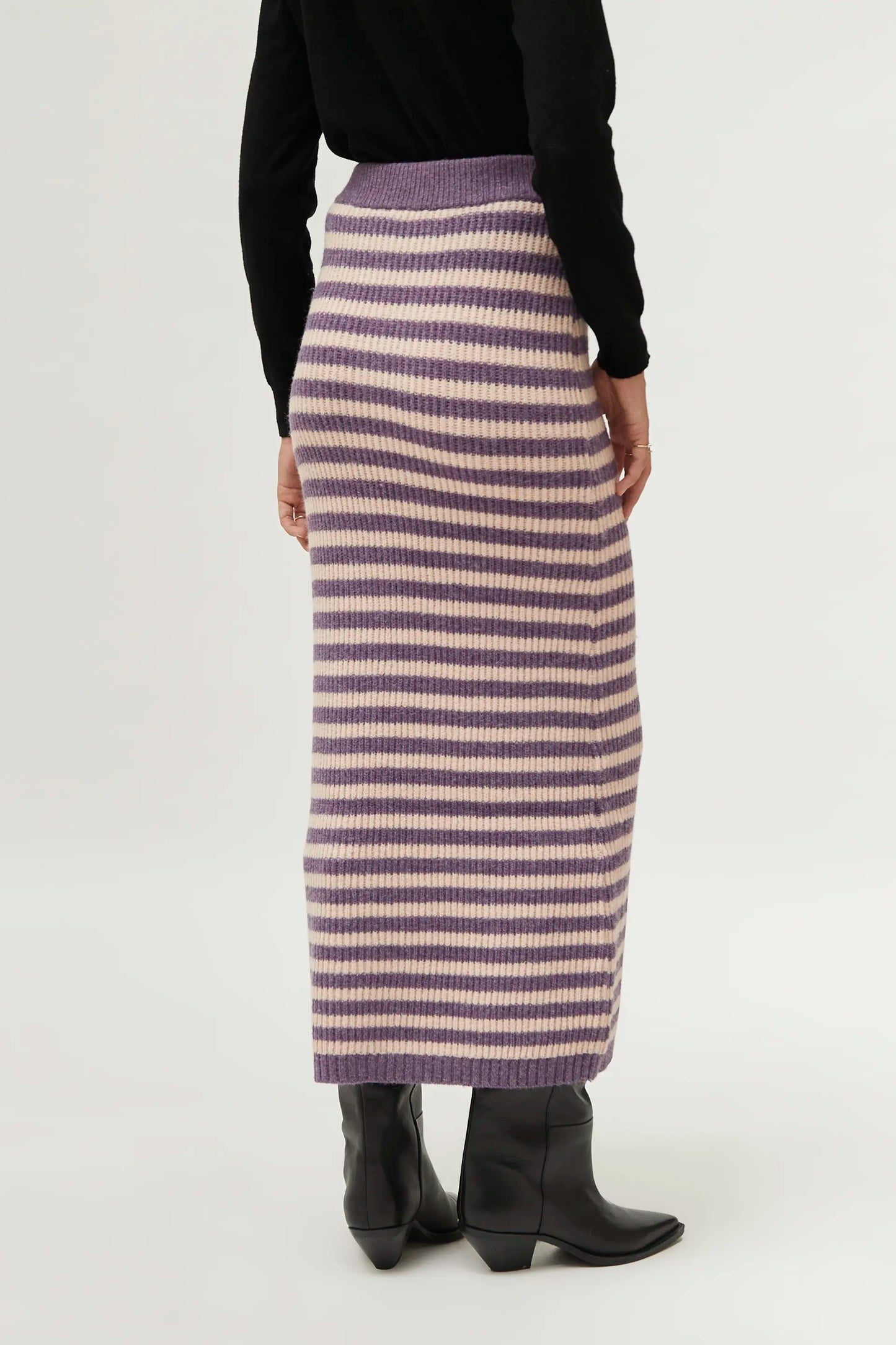 Long purple striped knitted skirt