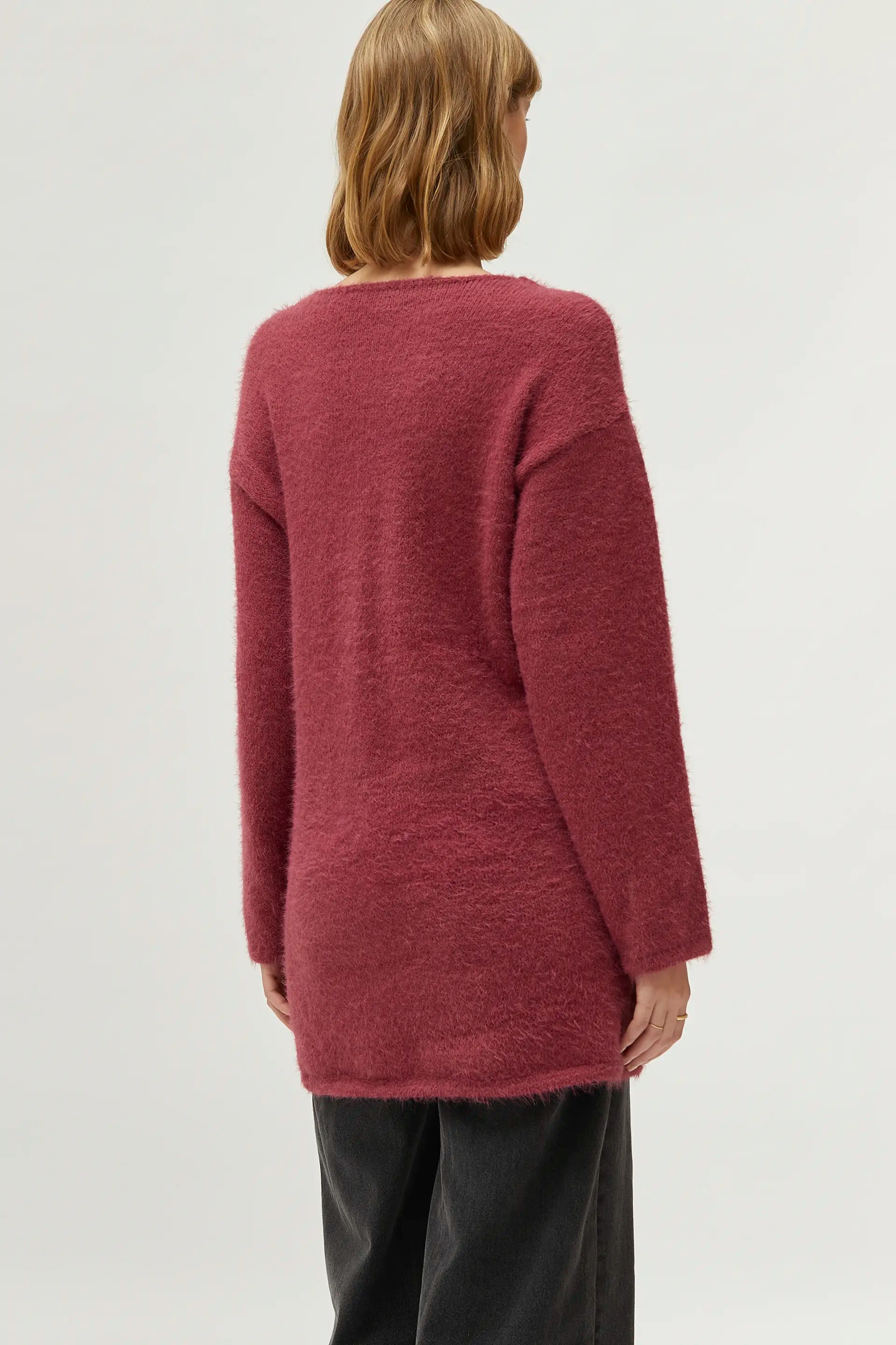 Maglione lungo marrone con scollo a V Compania Fantastica