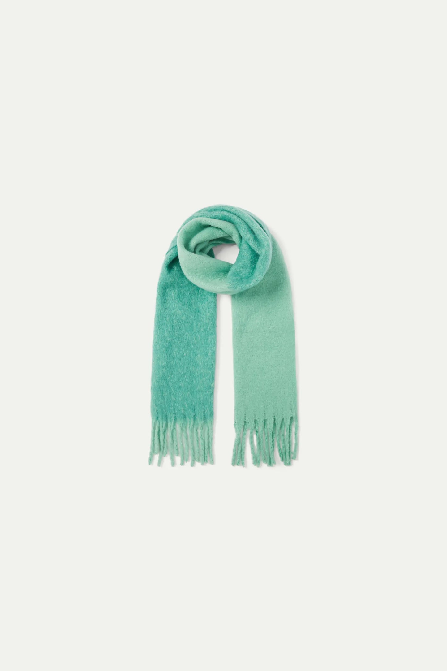 Oversize scarf with green fringes