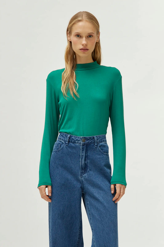 Top cuello mock verde