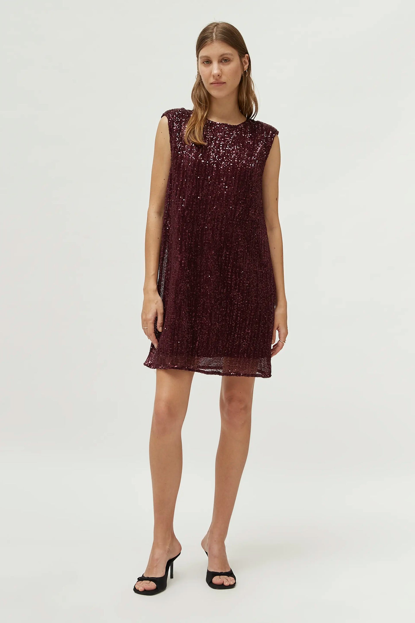 Short burgundy sequin dress