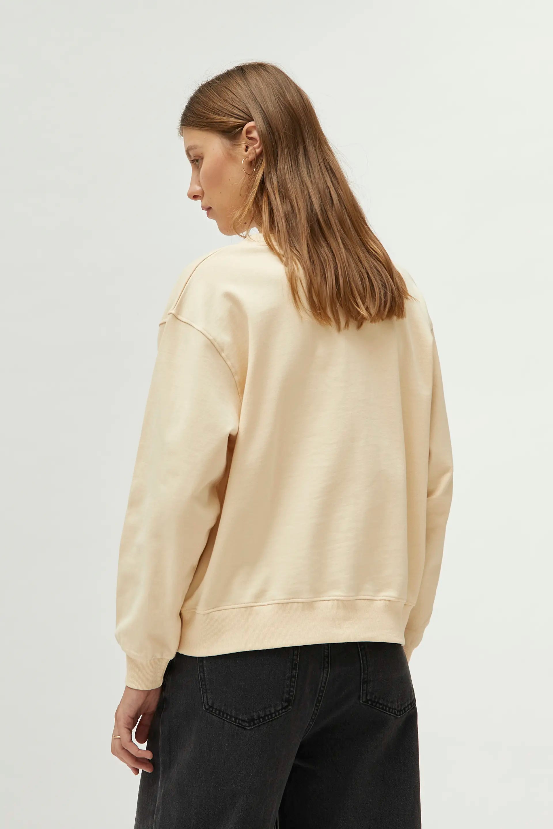 White cream sweatshirt hotsell