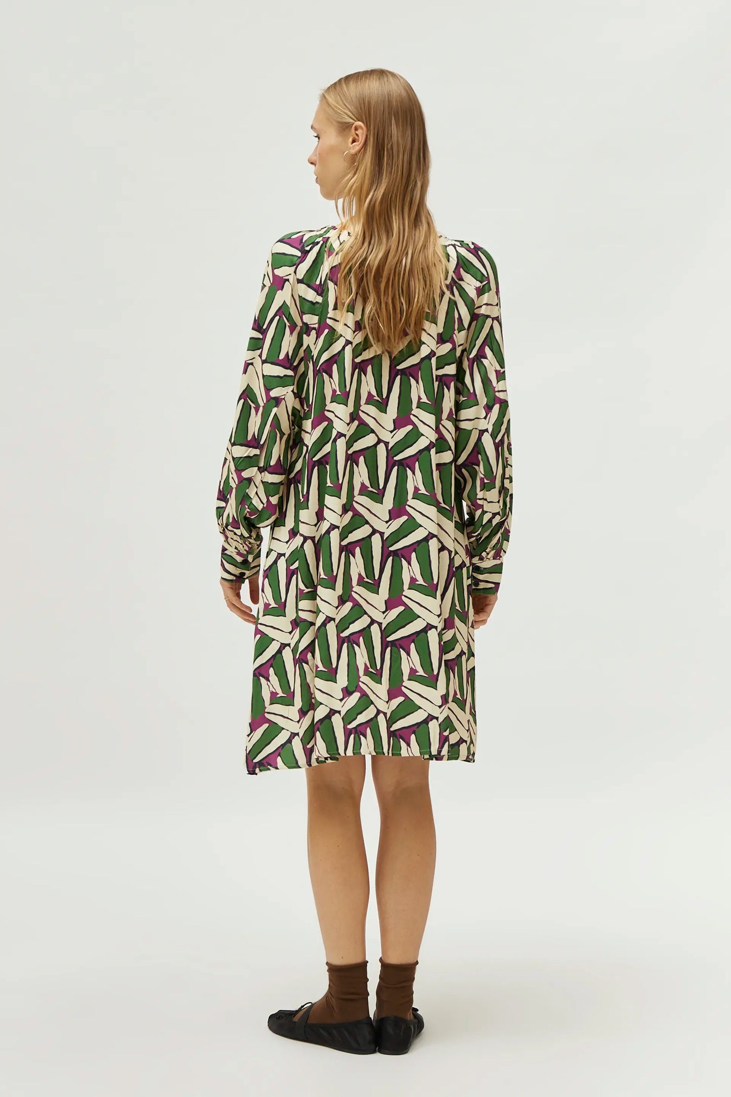 Short green geometric print dress