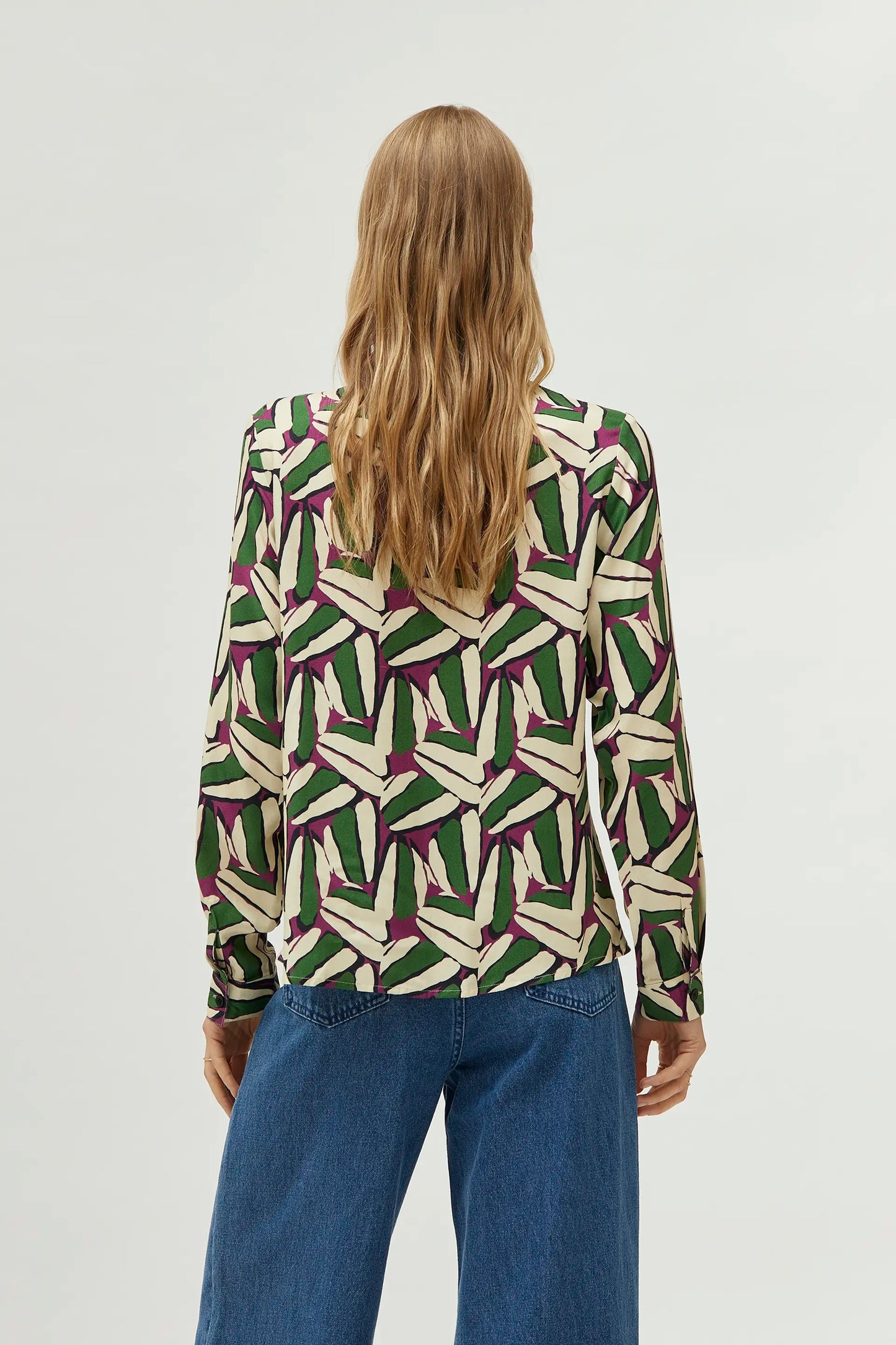 Green geometric print shirt