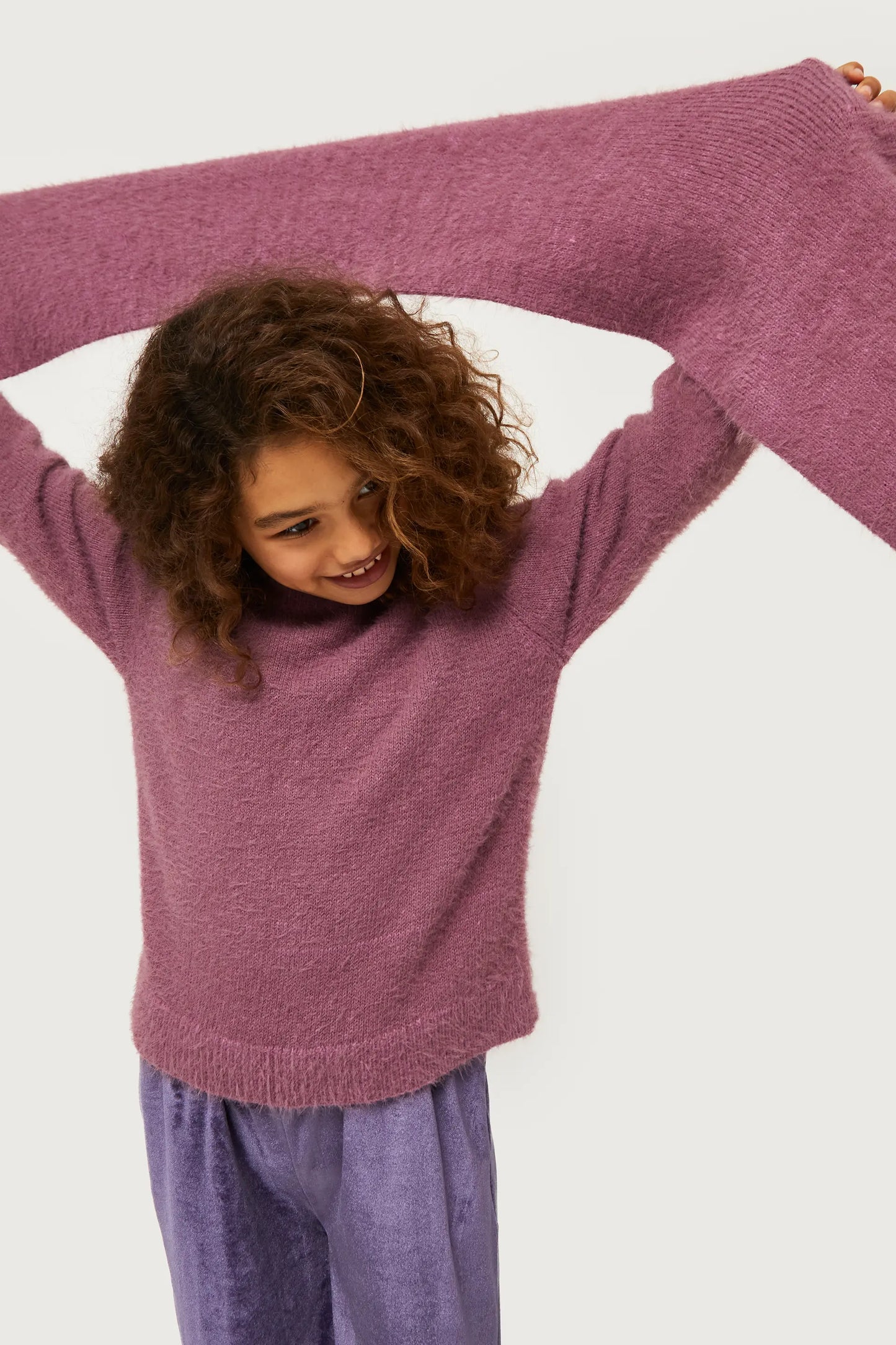 Jersey de niña de punto con textura morado