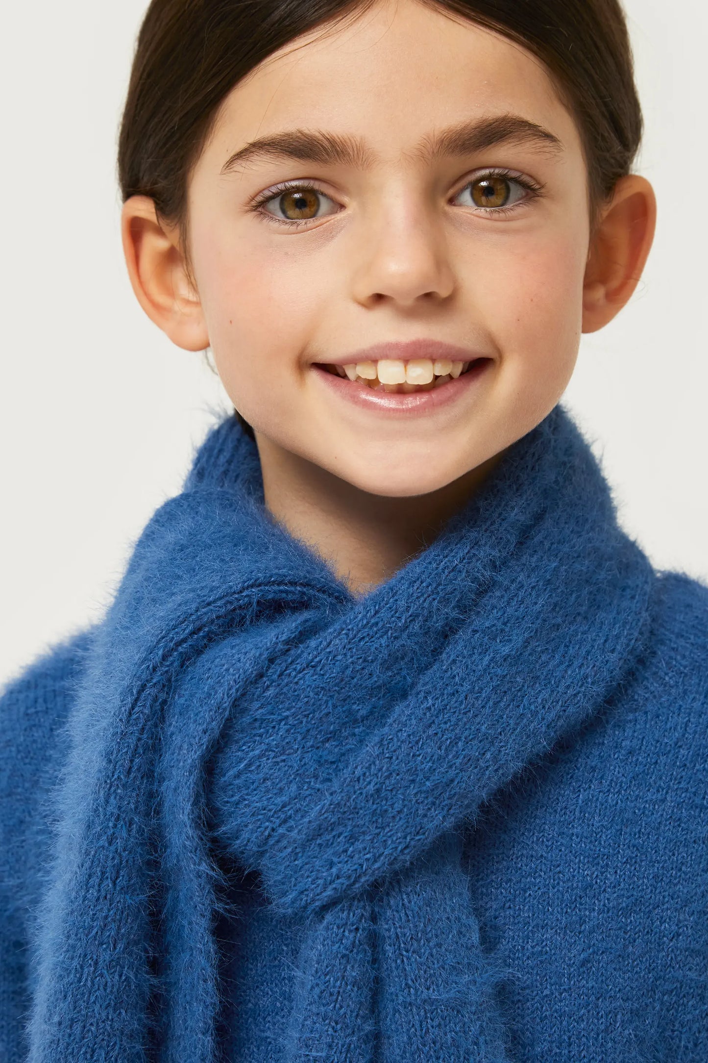 Blue textured knitted girl's scarf