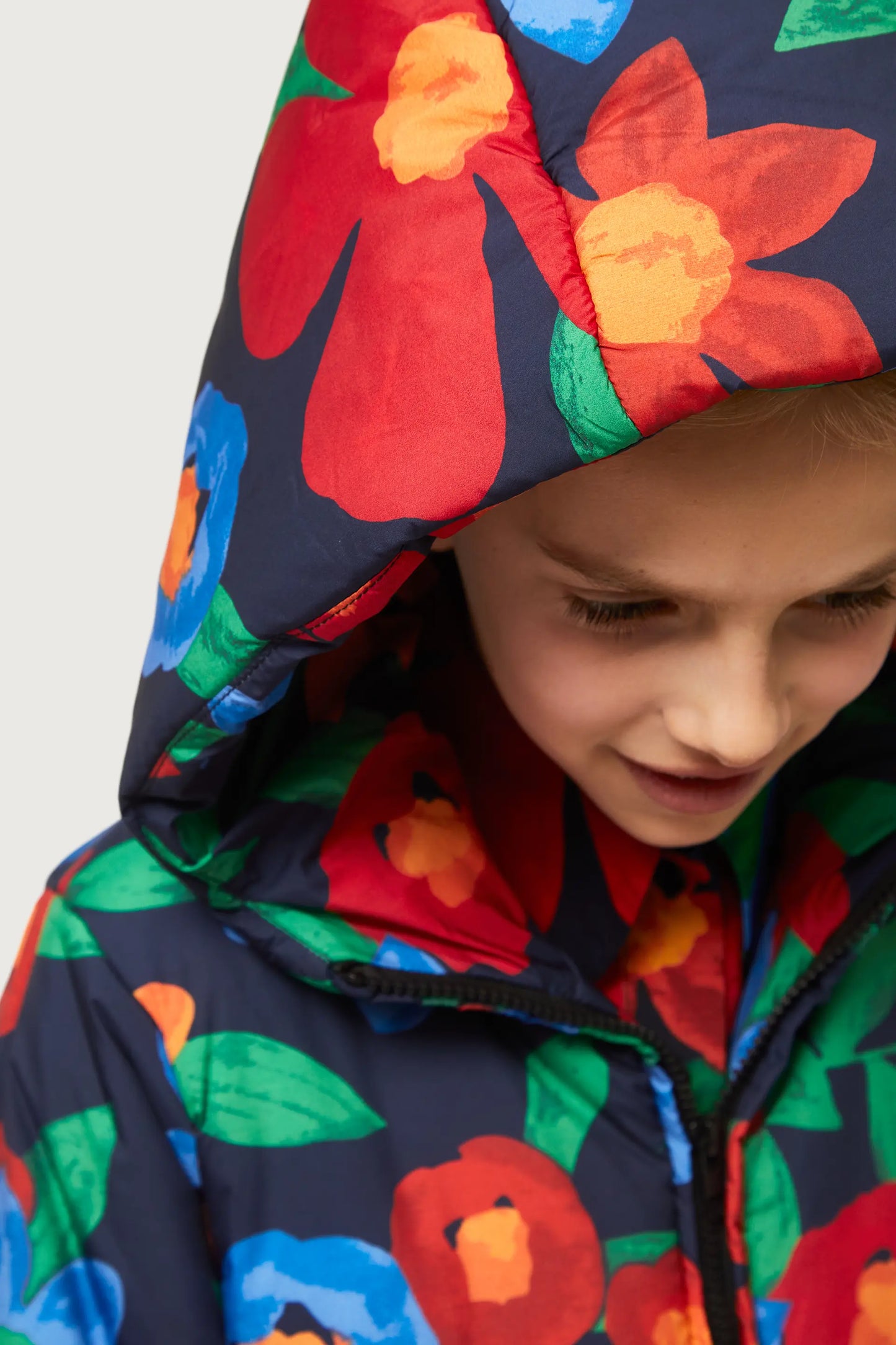 Abrigo de niña acolchado estampado flores multicolor