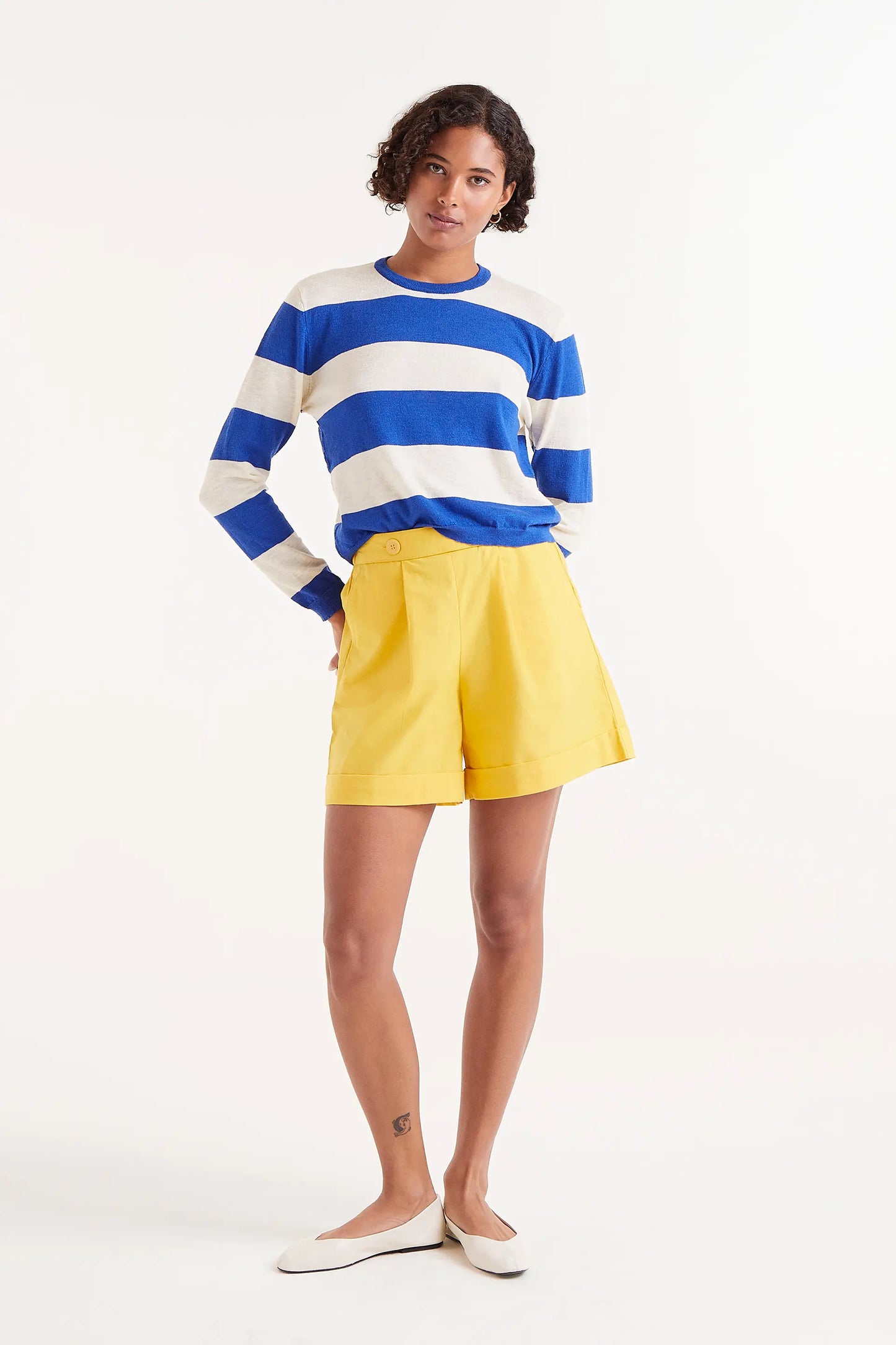 Fine knit jersey with blue stripes