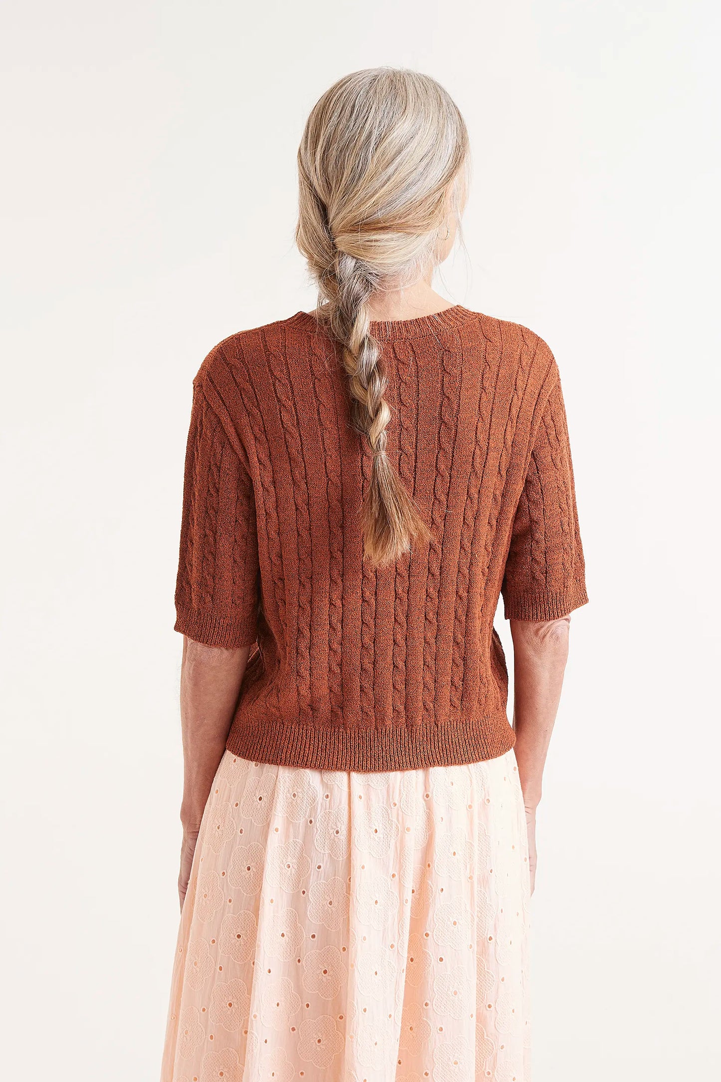 Brown short sleeve knitted jersey