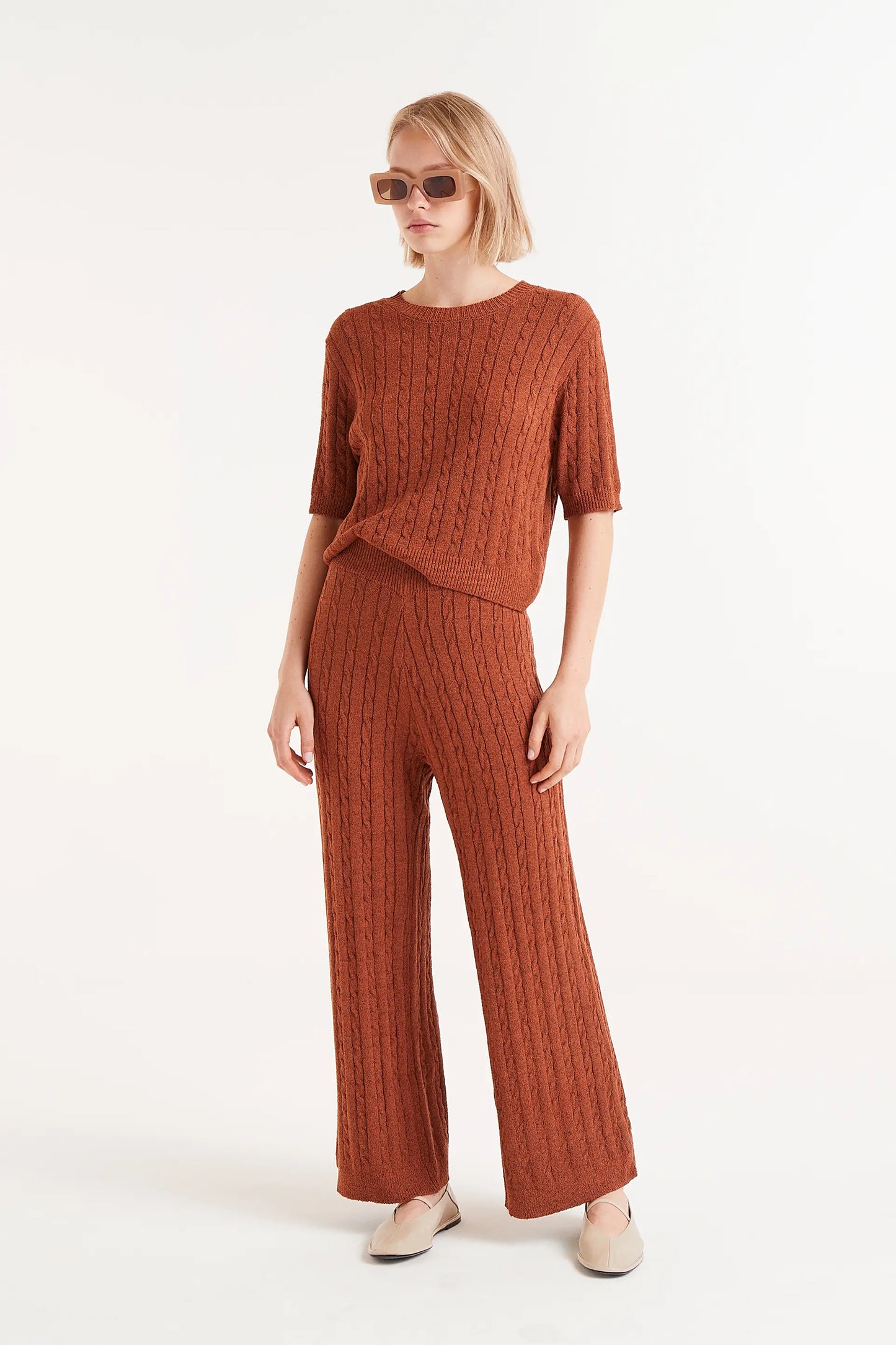 Brown knitted straight trousers