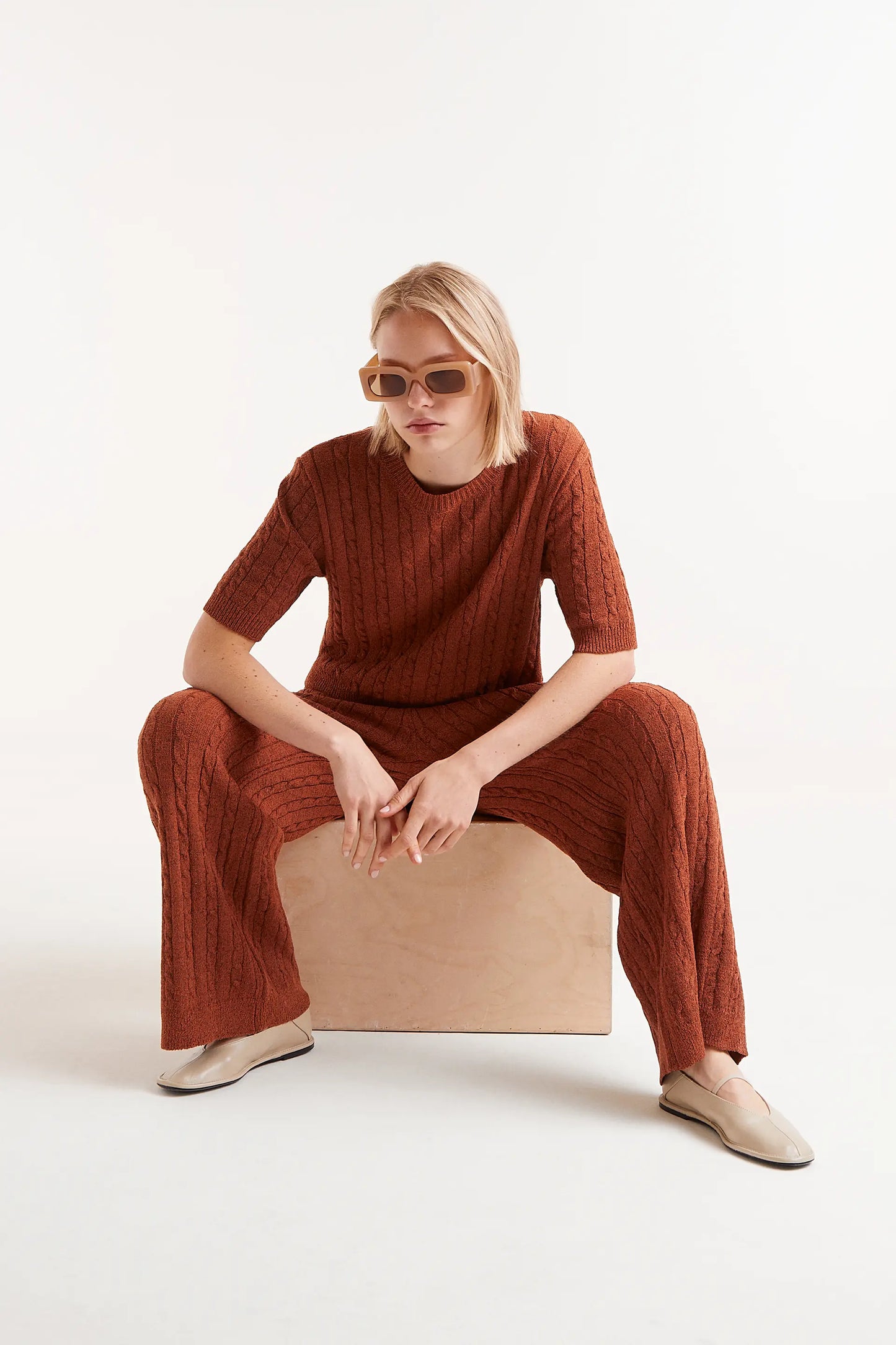 Brown knitted straight trousers