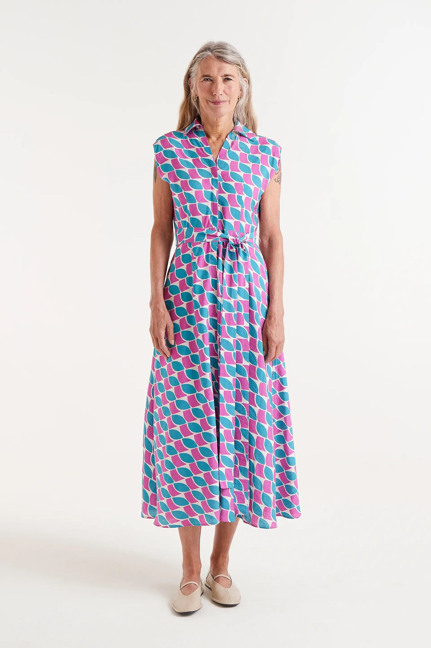 Midi dress with Feathers print