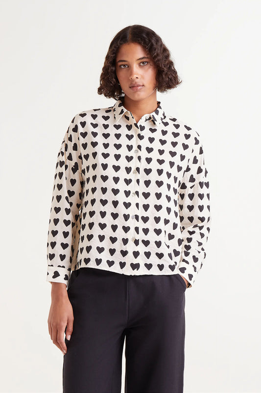 Camicia fluida con stampa a cuore