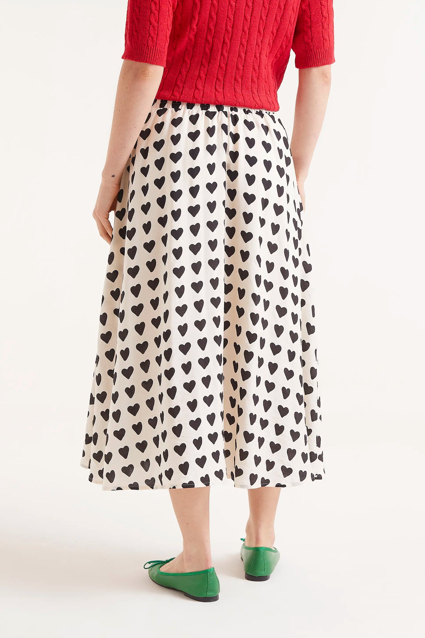 Falda midi con estampado de corazones