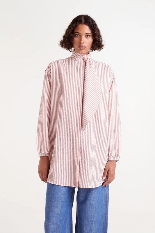 Camicia oversize con stampa a righe marroni e fiocco