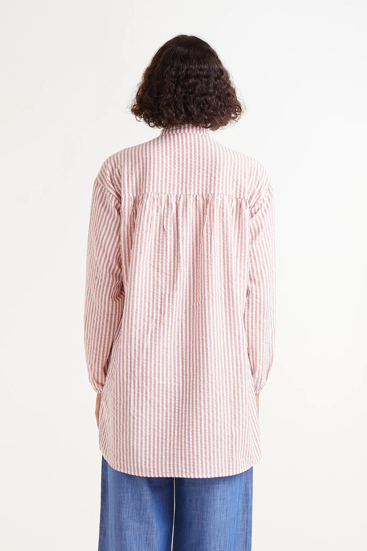 Oversized shirt with brown striped print and bow