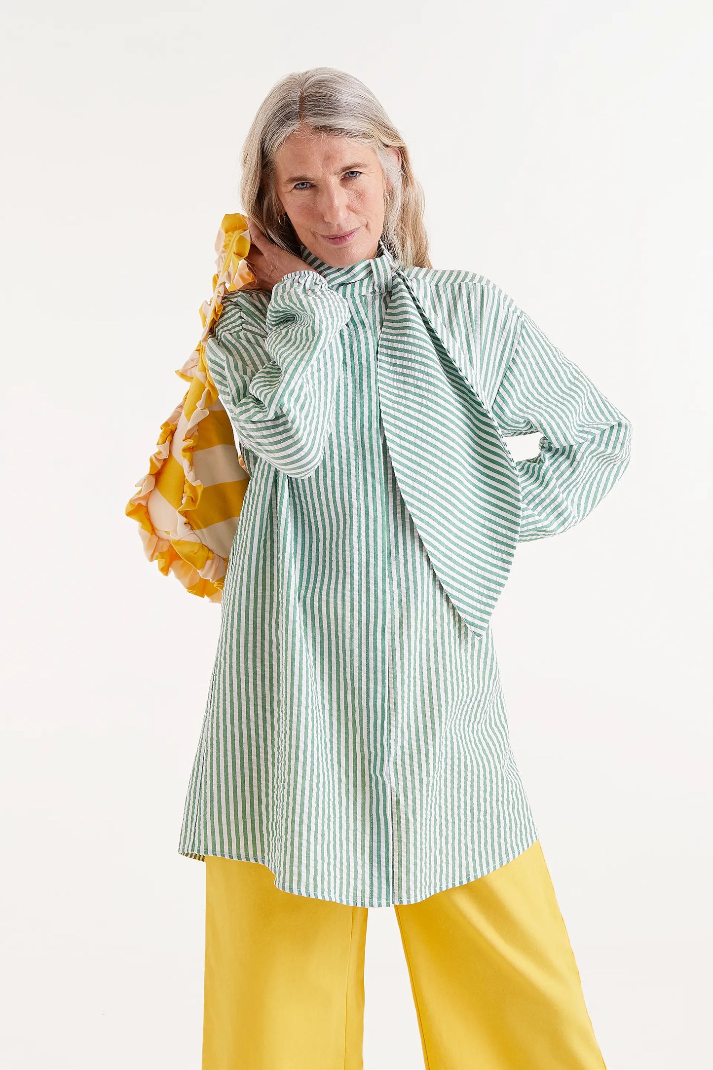 Camisa oversize lazada estampado de rayas verdes