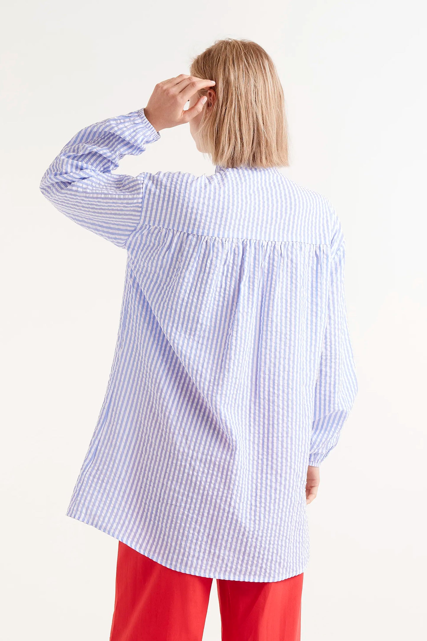 Oversized shirt with blue striped print and bow