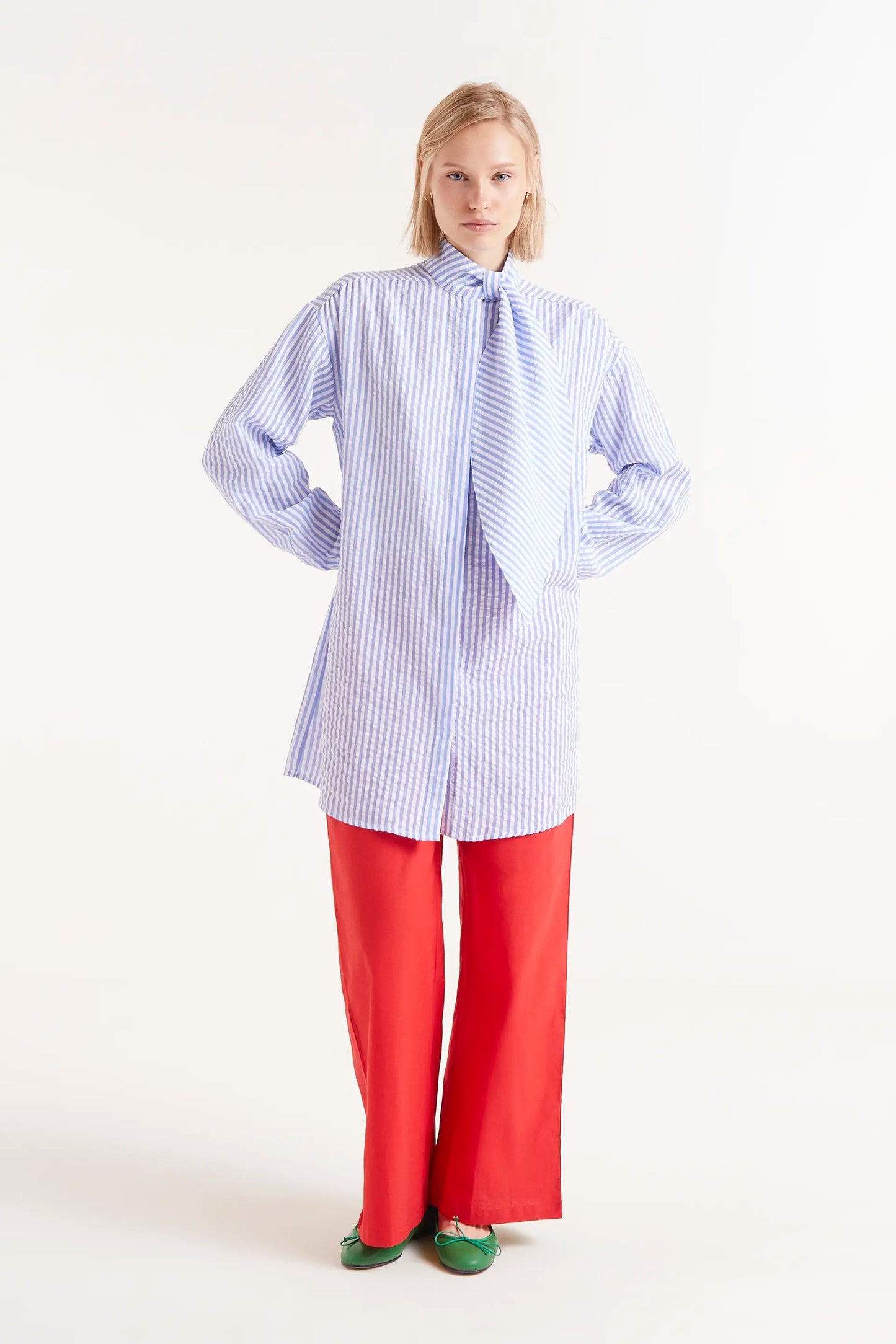 Oversized shirt with blue striped print and bow