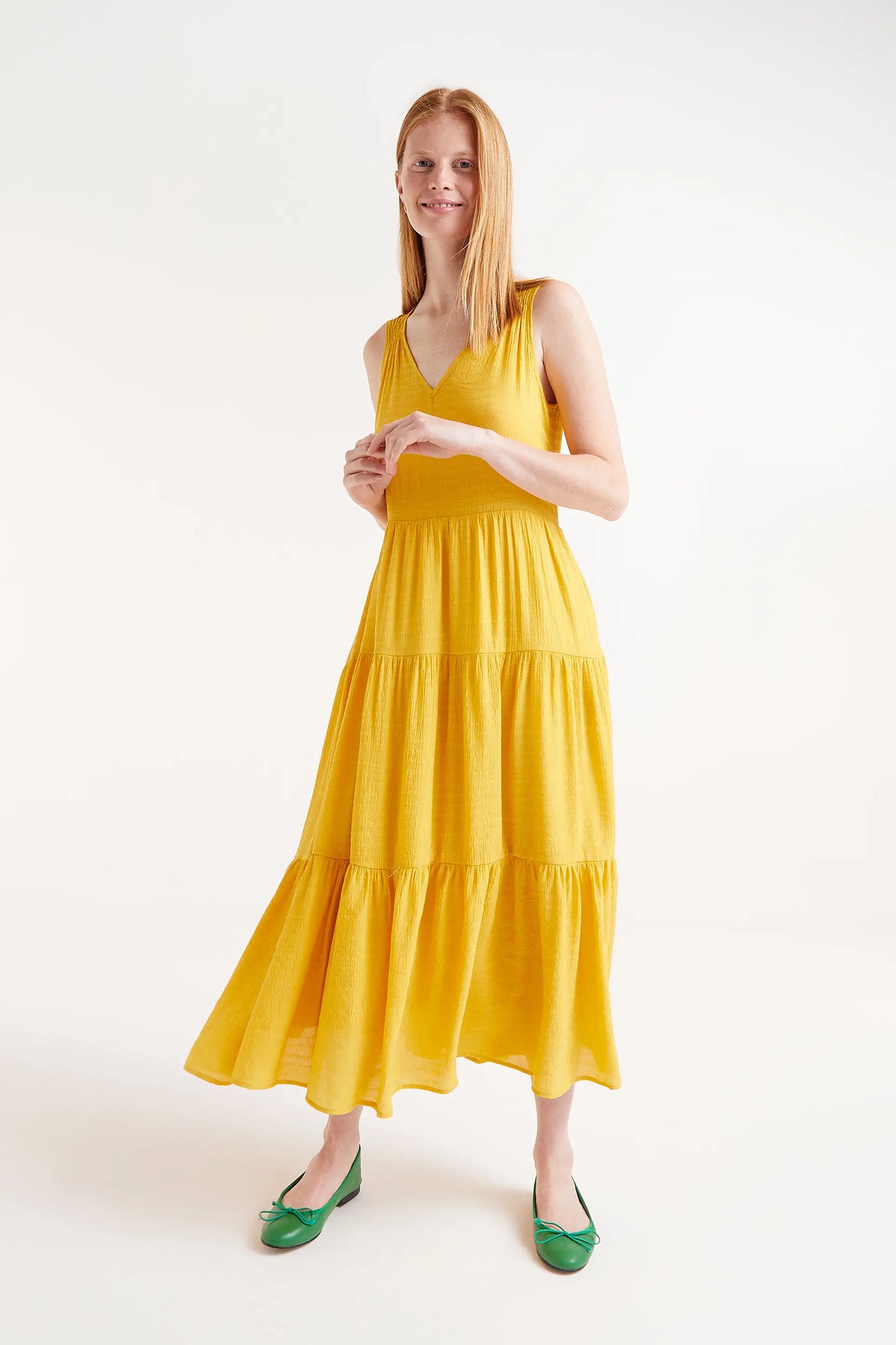 Vestido midi fluido amarillo