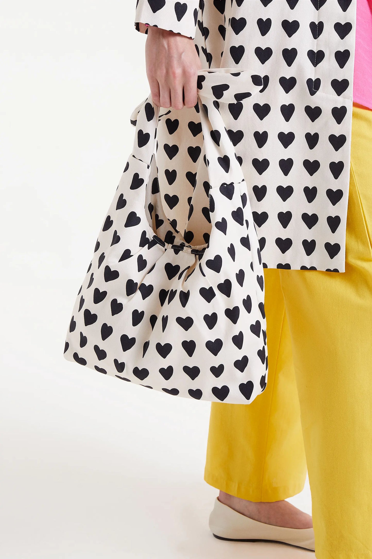 Heart print shoulder bag