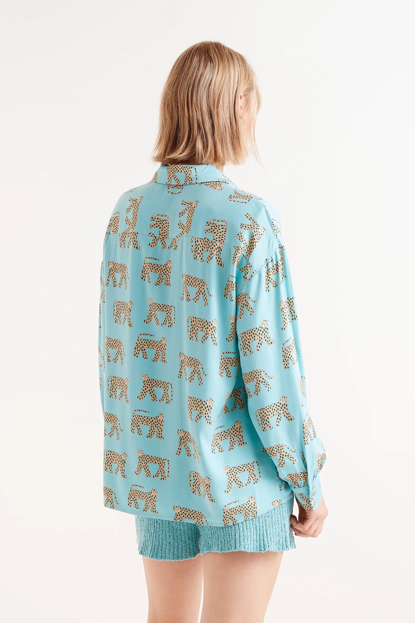 Fluid shirt with Jaguar print