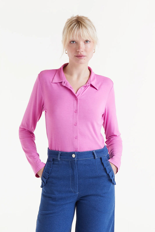 Pink fitted shirt