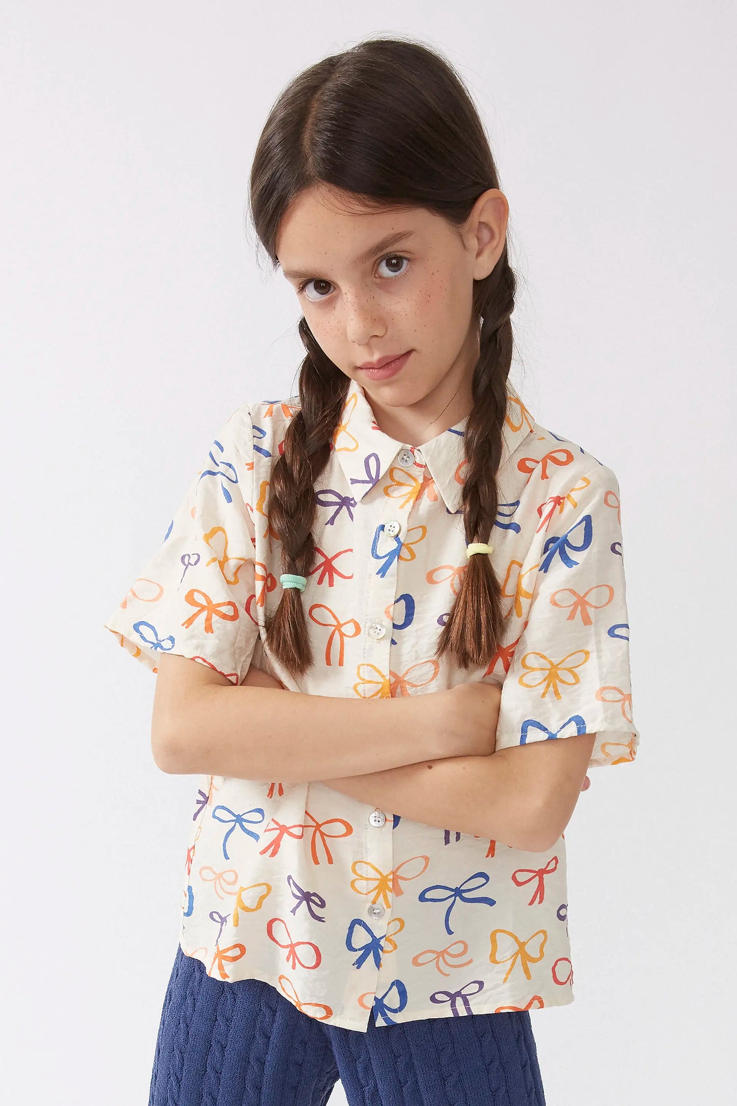 Girl's shirt with bow print