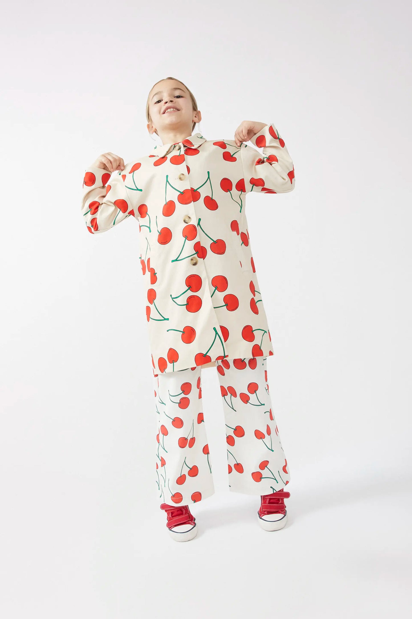 Gabardina unisex estampado cerezas