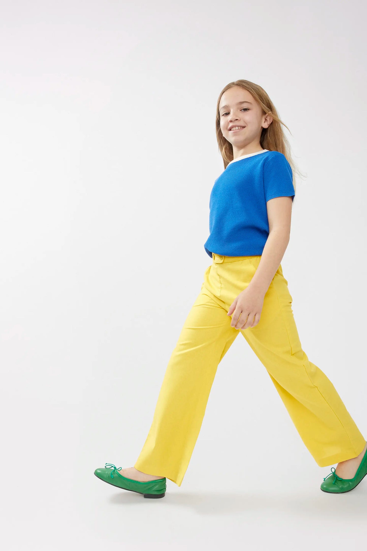 Pantalón de niña recto botones amarillo