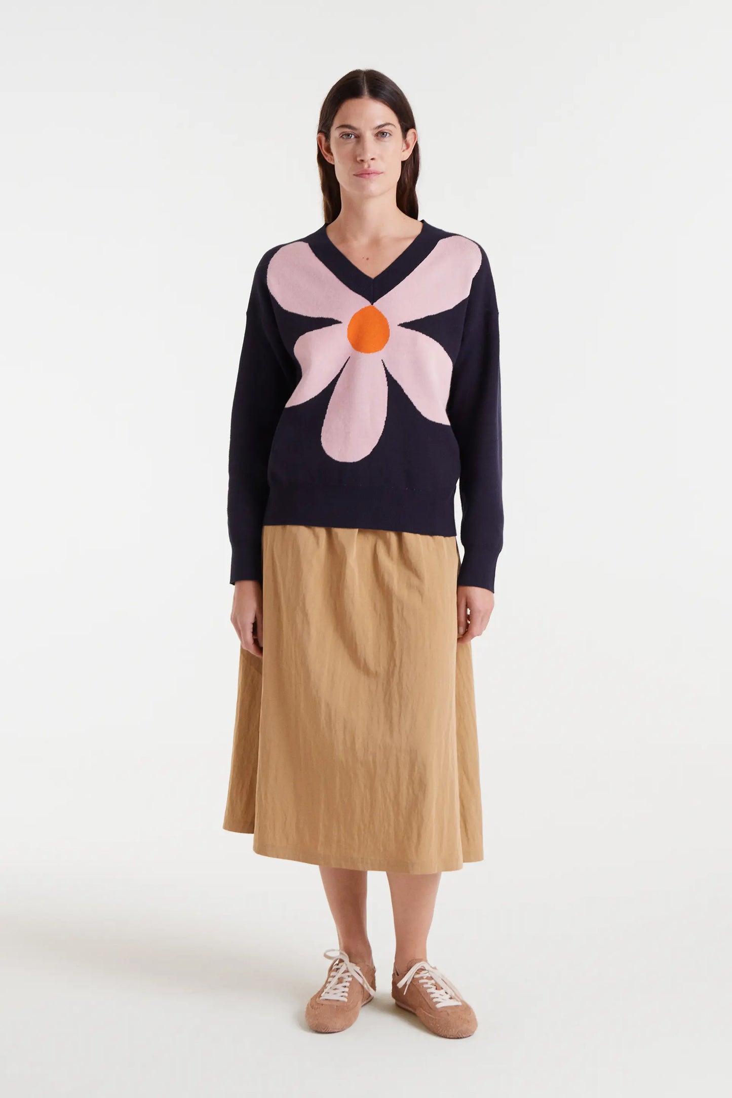 Maglione in maglia jacquard con stampa di grandi fiori blu navy