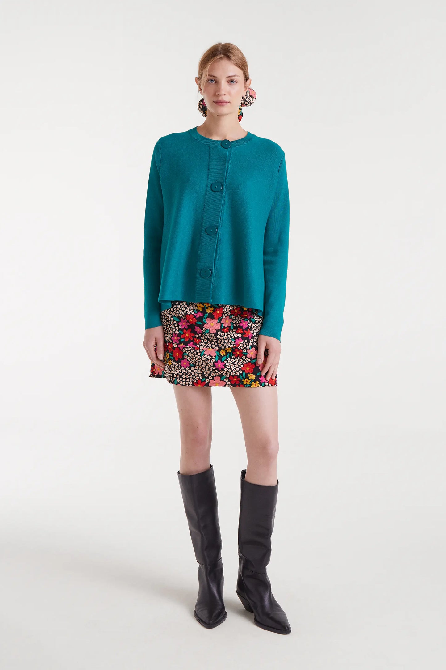 Cardigan verde svasato in maglia