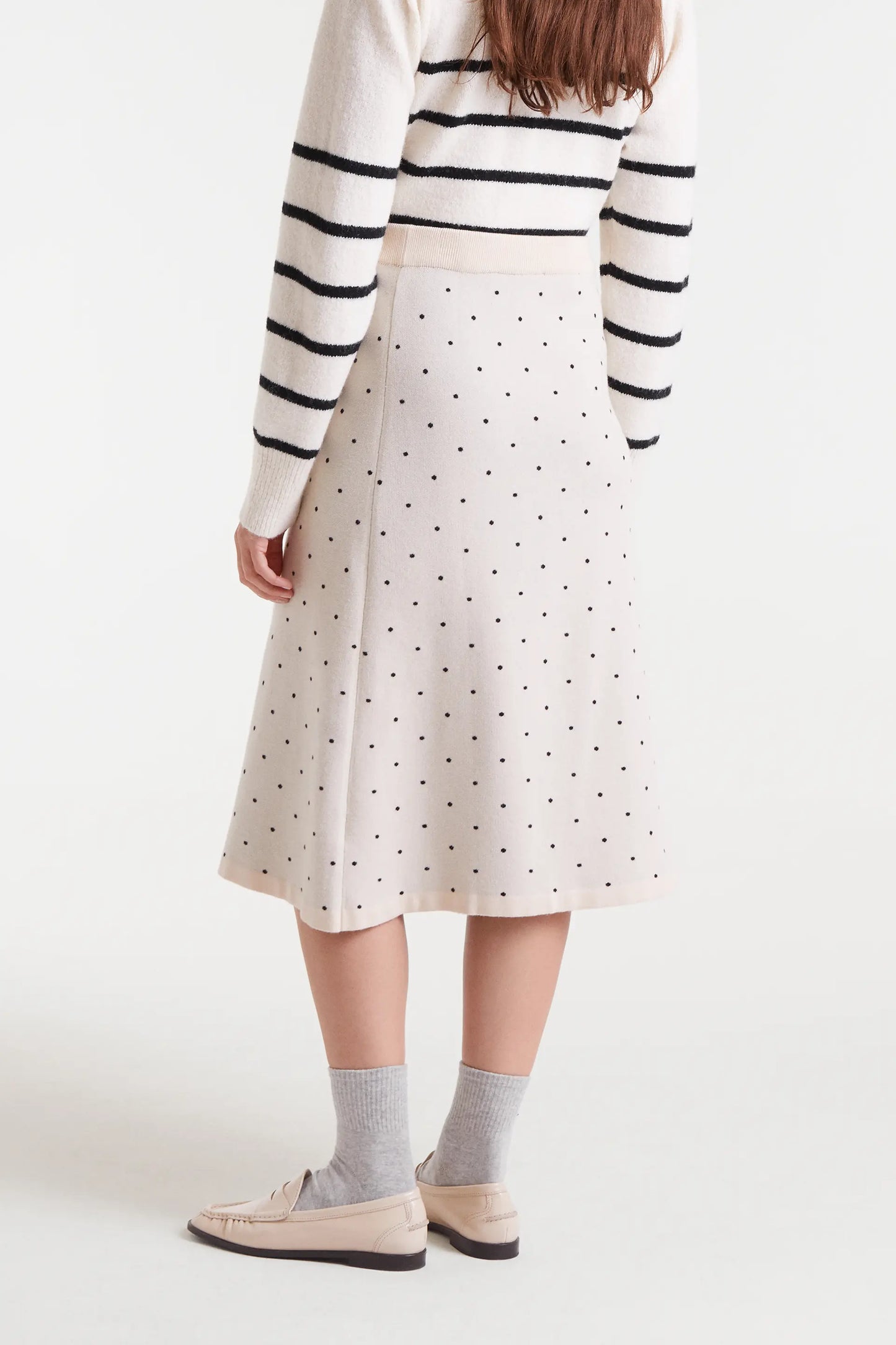 Falda midi jacquard con mini puntos negro