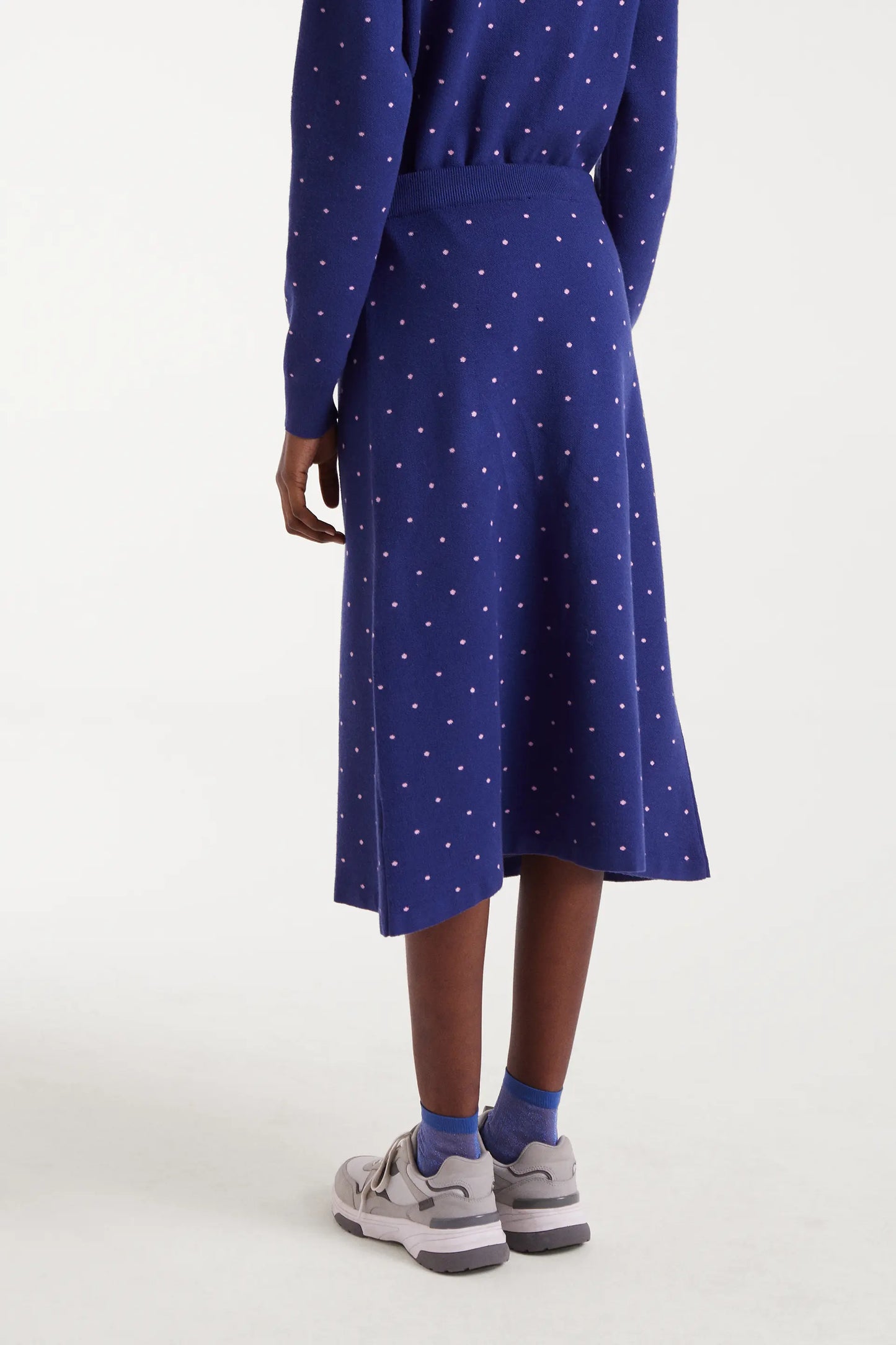 Gonna midi in maglia jacquard a pois, blu navy e rosa