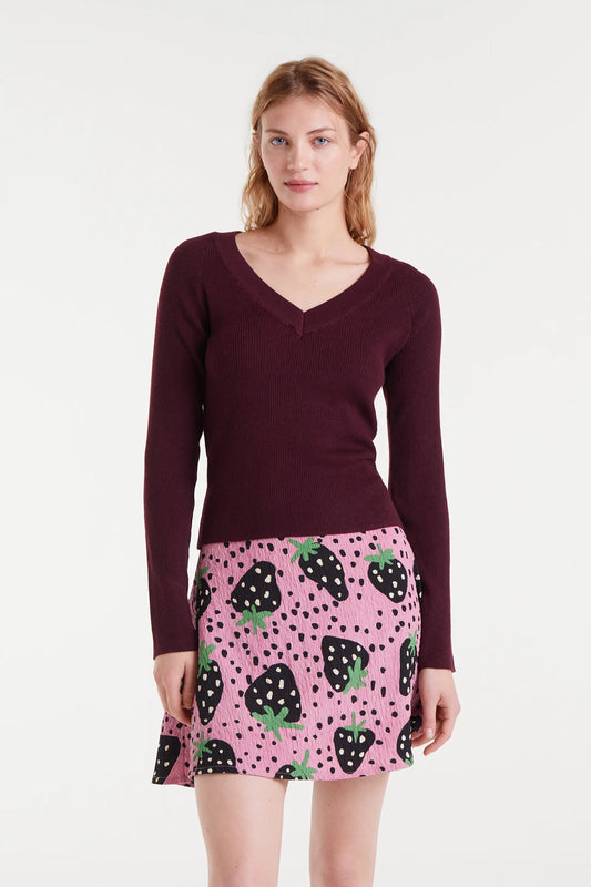 Top de punto escote pico berenjena