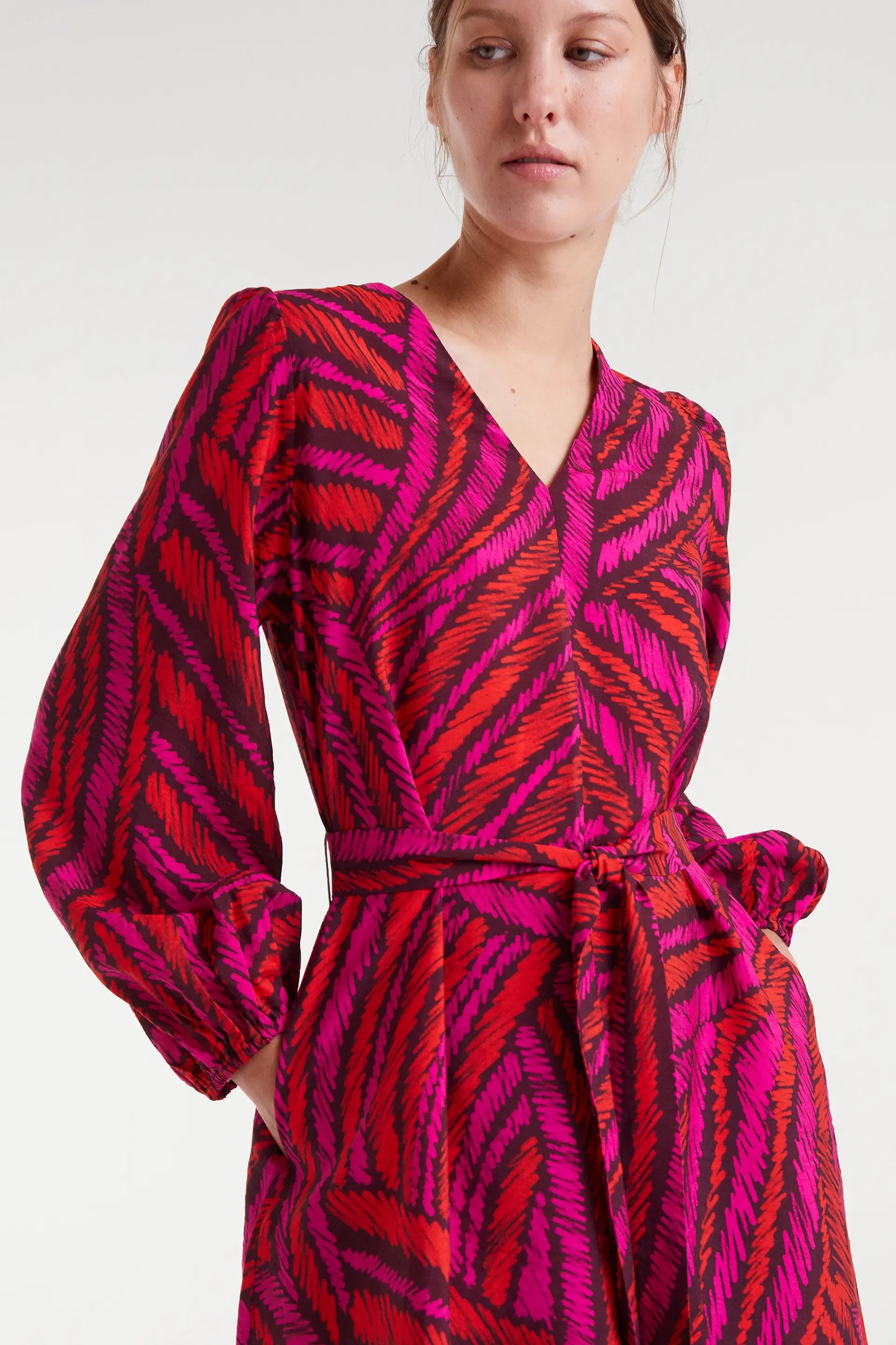 Abito corto in crêpe leggero con stampa Fedora