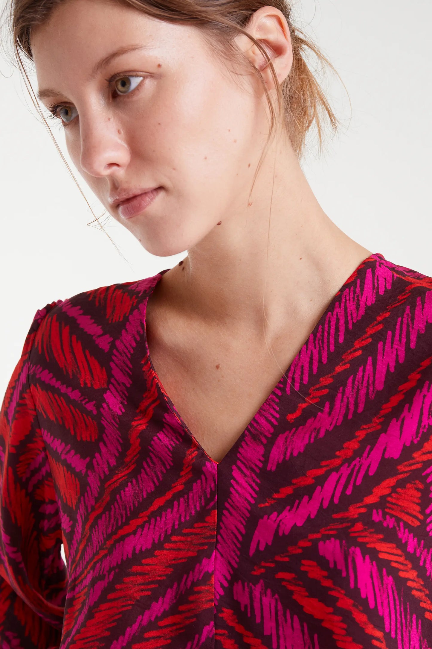 Abito corto in crêpe leggero con stampa Fedora