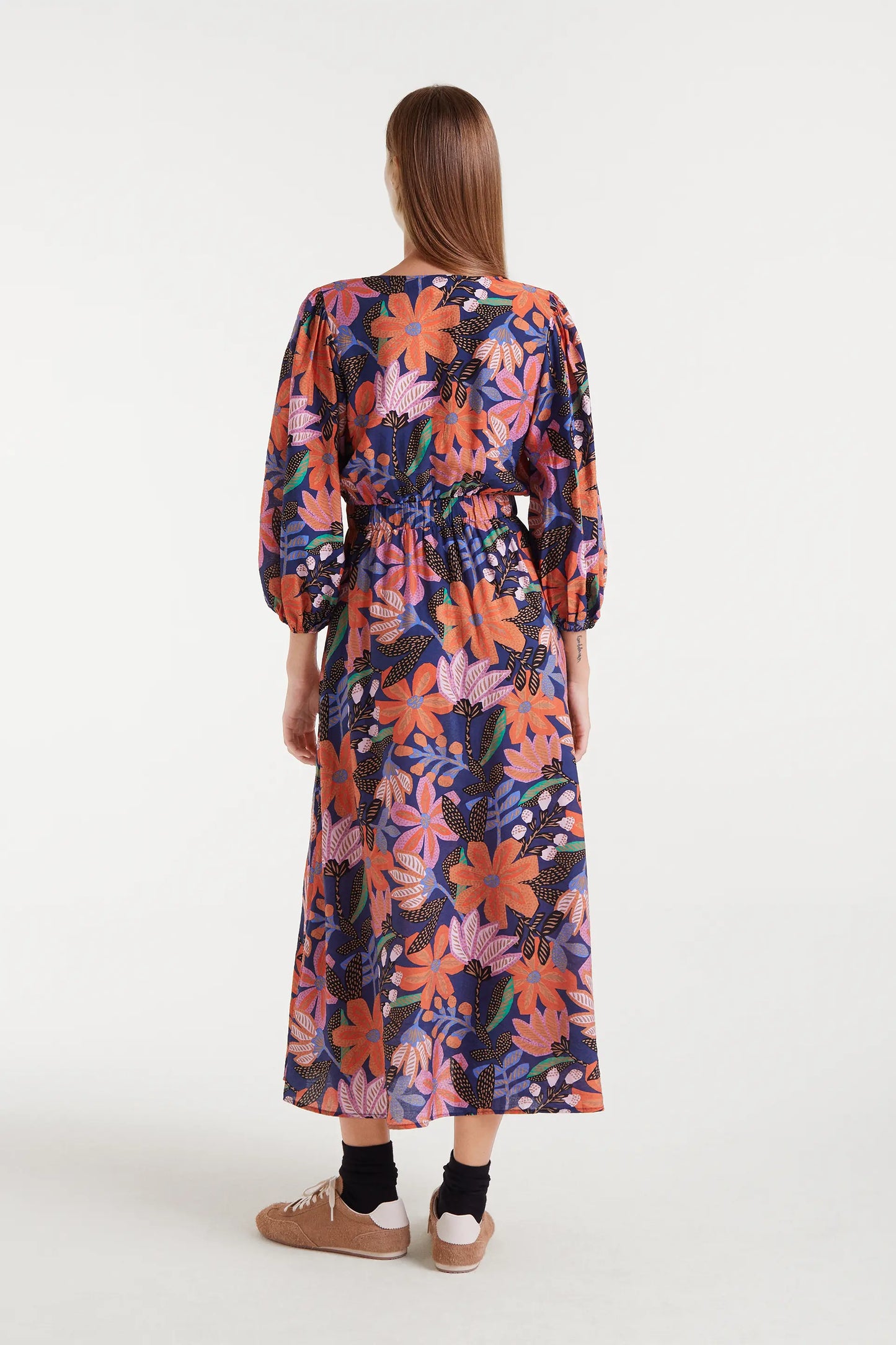 Abito lungo in crêpe leggero con stampa Tigerlily