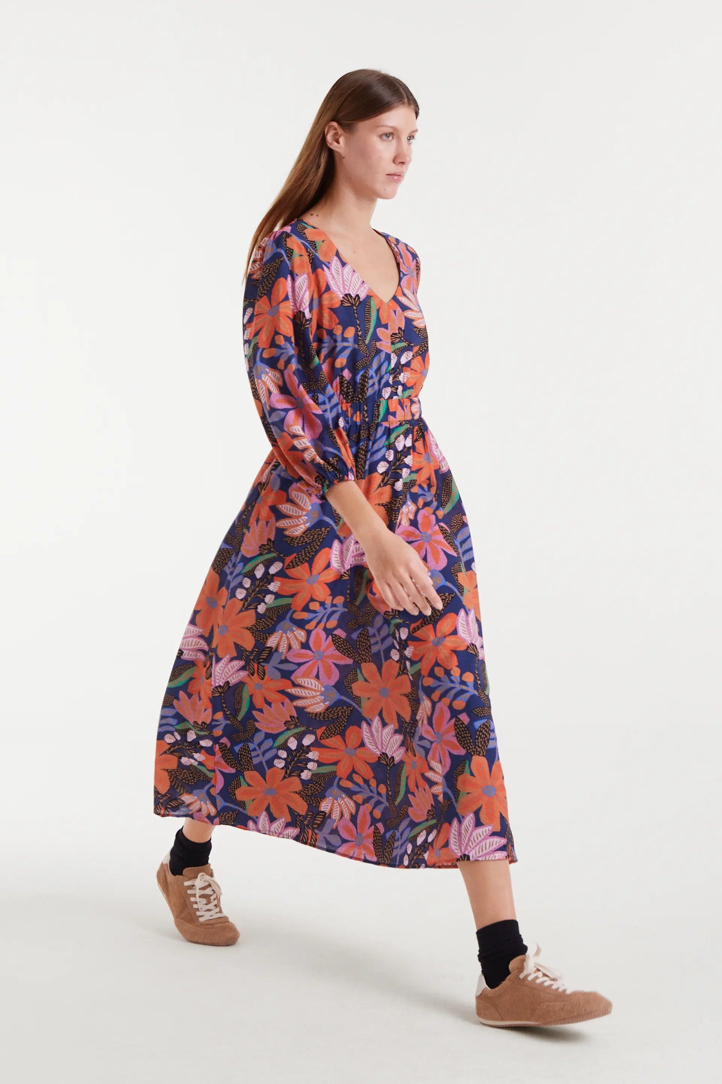 Abito lungo in crêpe leggero con stampa Tigerlily