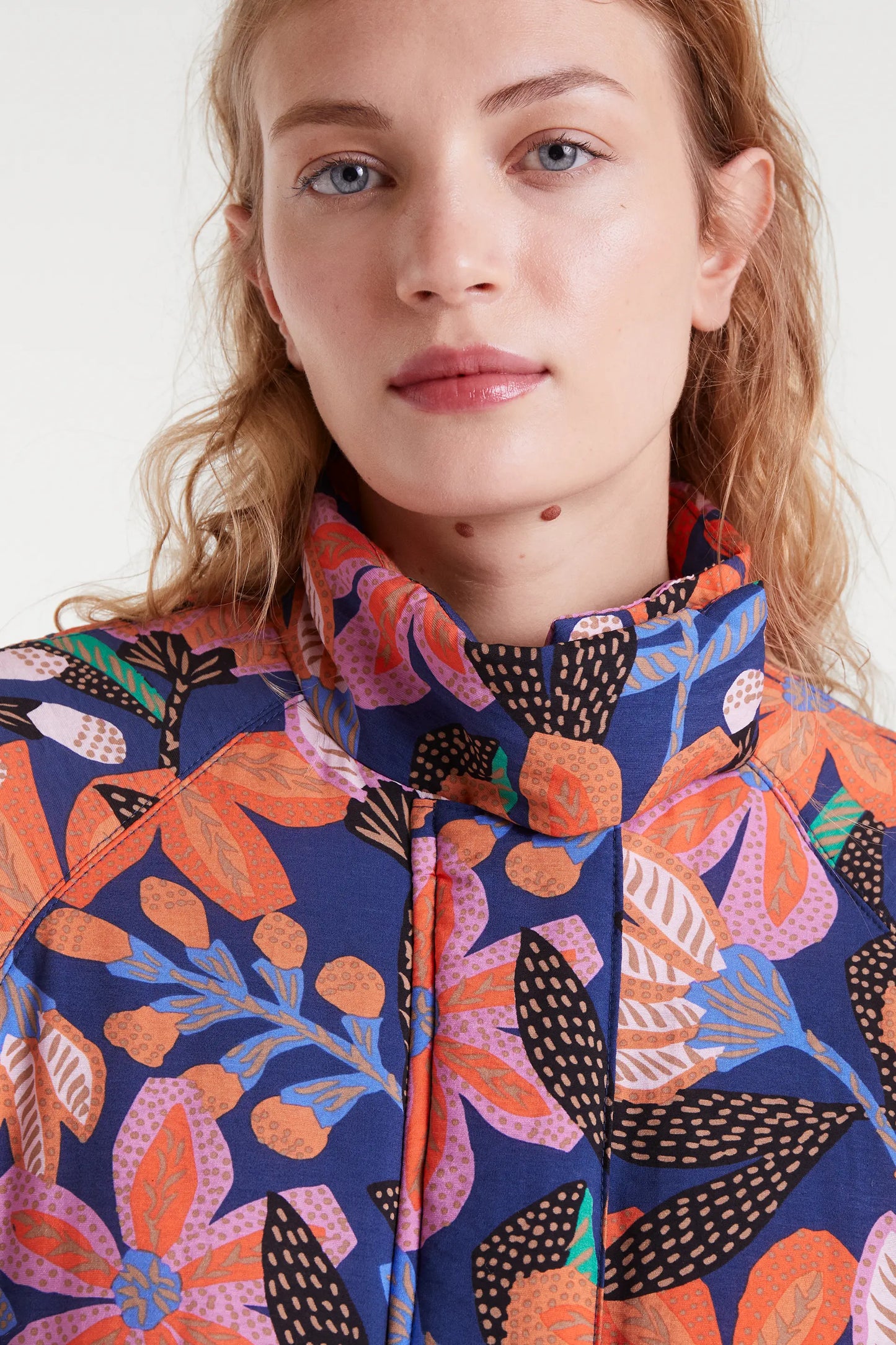 Abrigo con estampado Tigerlily