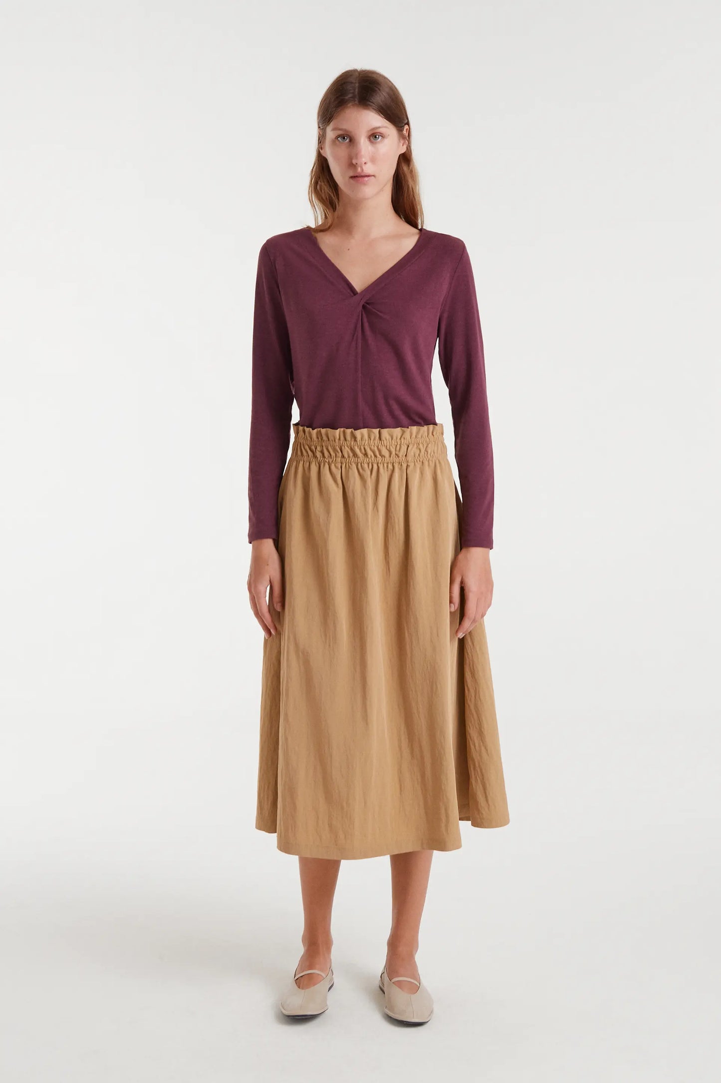 Camiseta anudada berenjena