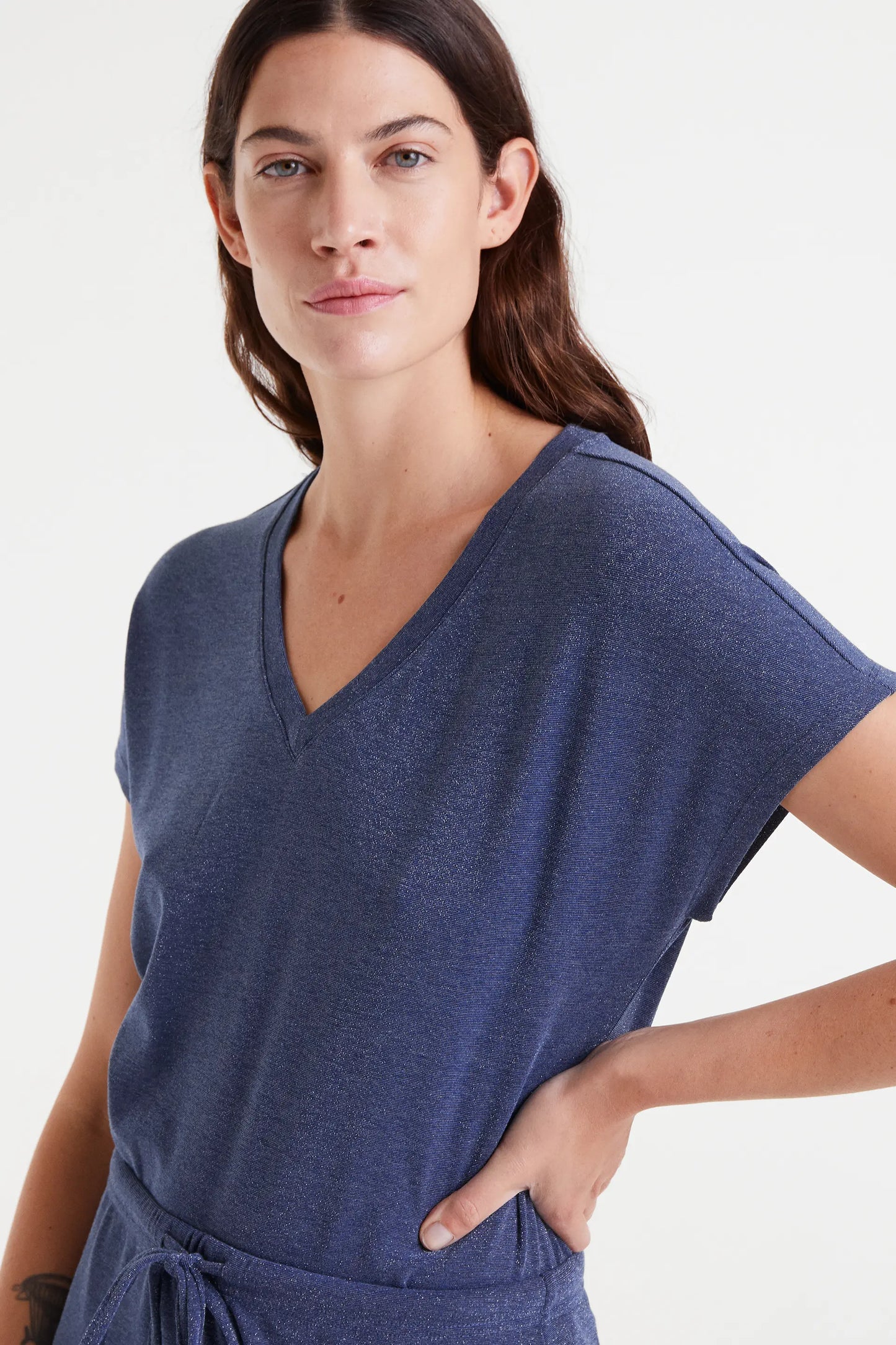 Maglietta blu navy con scollo a V